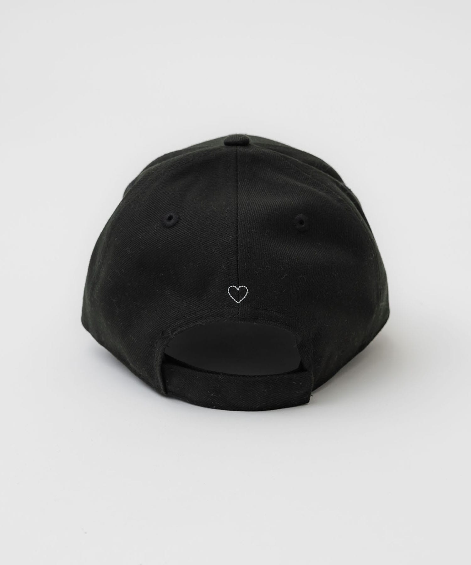 9 FORTY Yankees Heart Embroidery Cap BASICKS