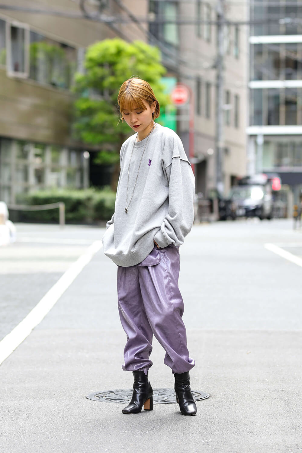 新品入荷 【needles】studios別注 トラックパンツ grey×purple - パンツ