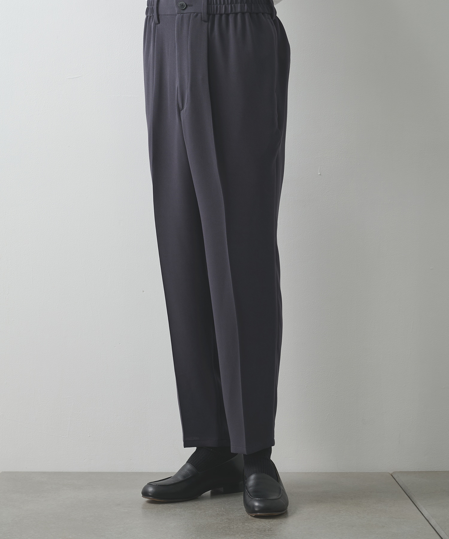 SUMMER ESSENTIAL TAPERED PANTS STUDIOUS