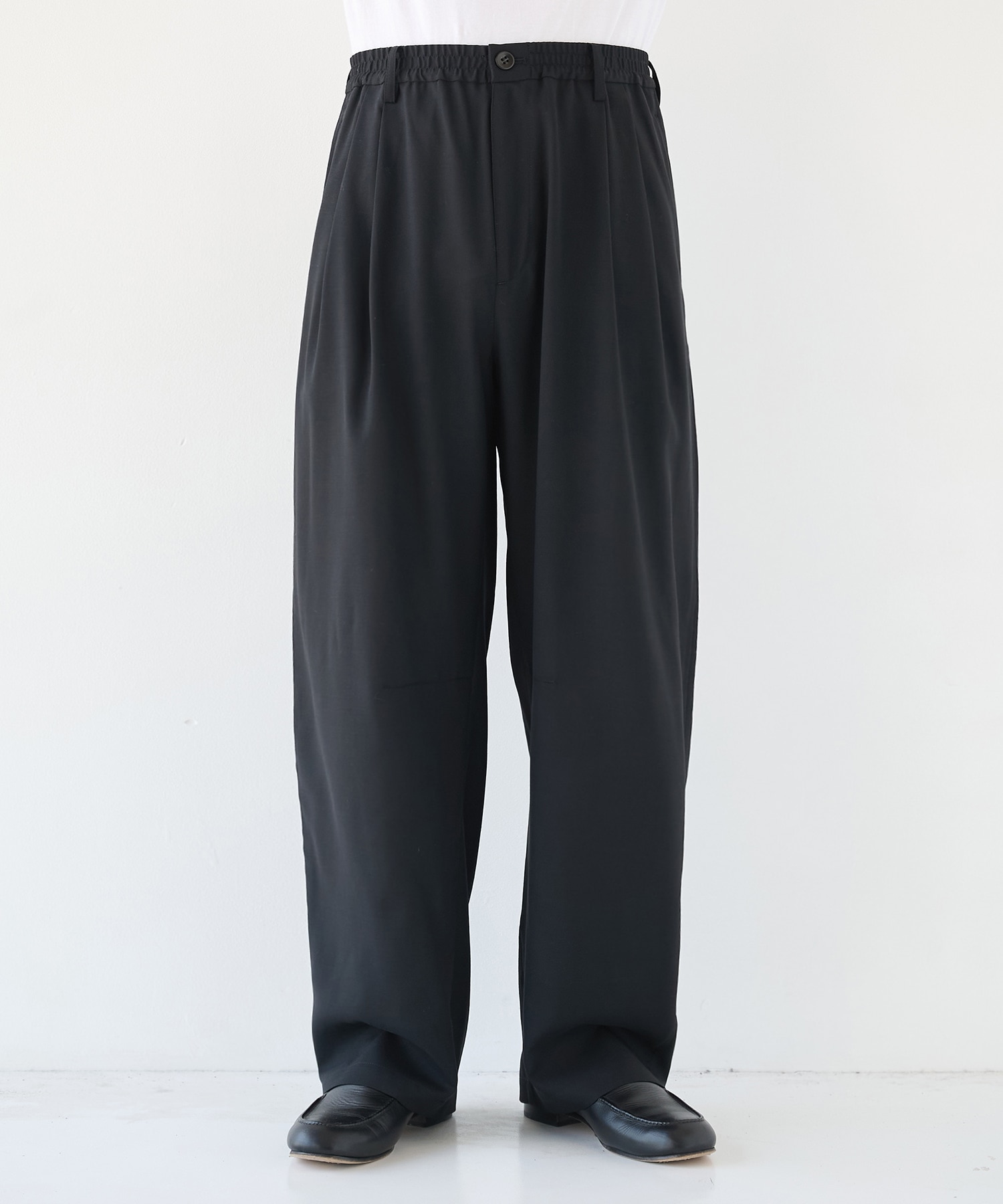 Extra Wool Easy Curve Pants STUDIOUS