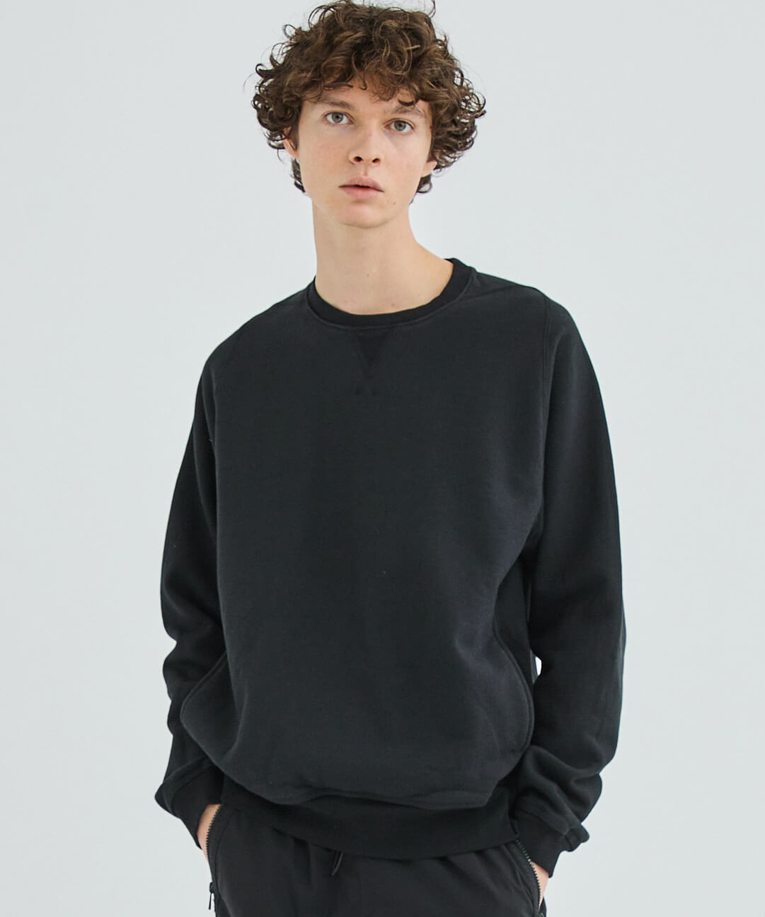 nonnative DWELLER CREW PULLOVER SWEAT | hartwellspremium.com