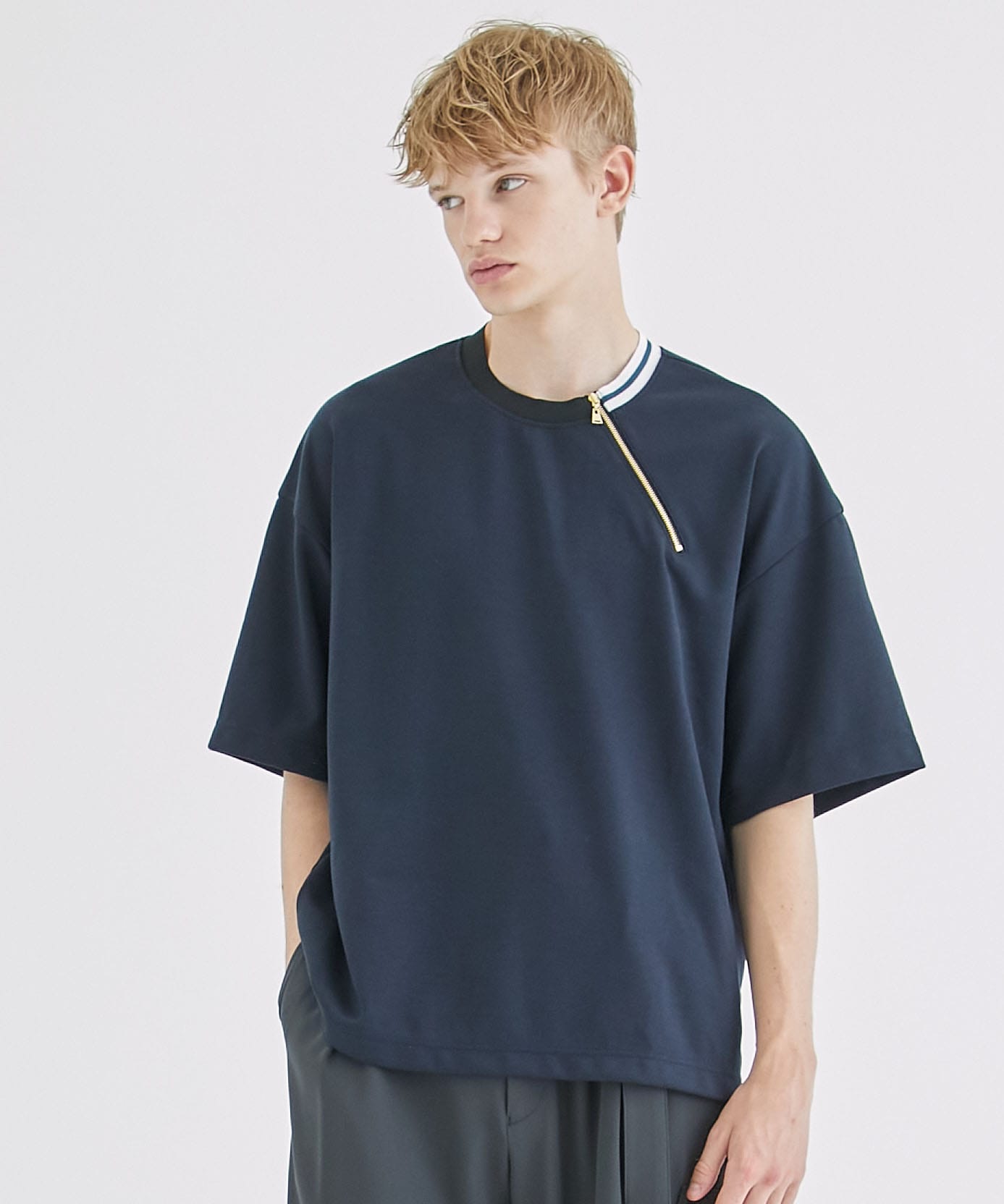 CULLNI STUDIOUS ∬ Over Size Zip Tee | hartwellspremium.com