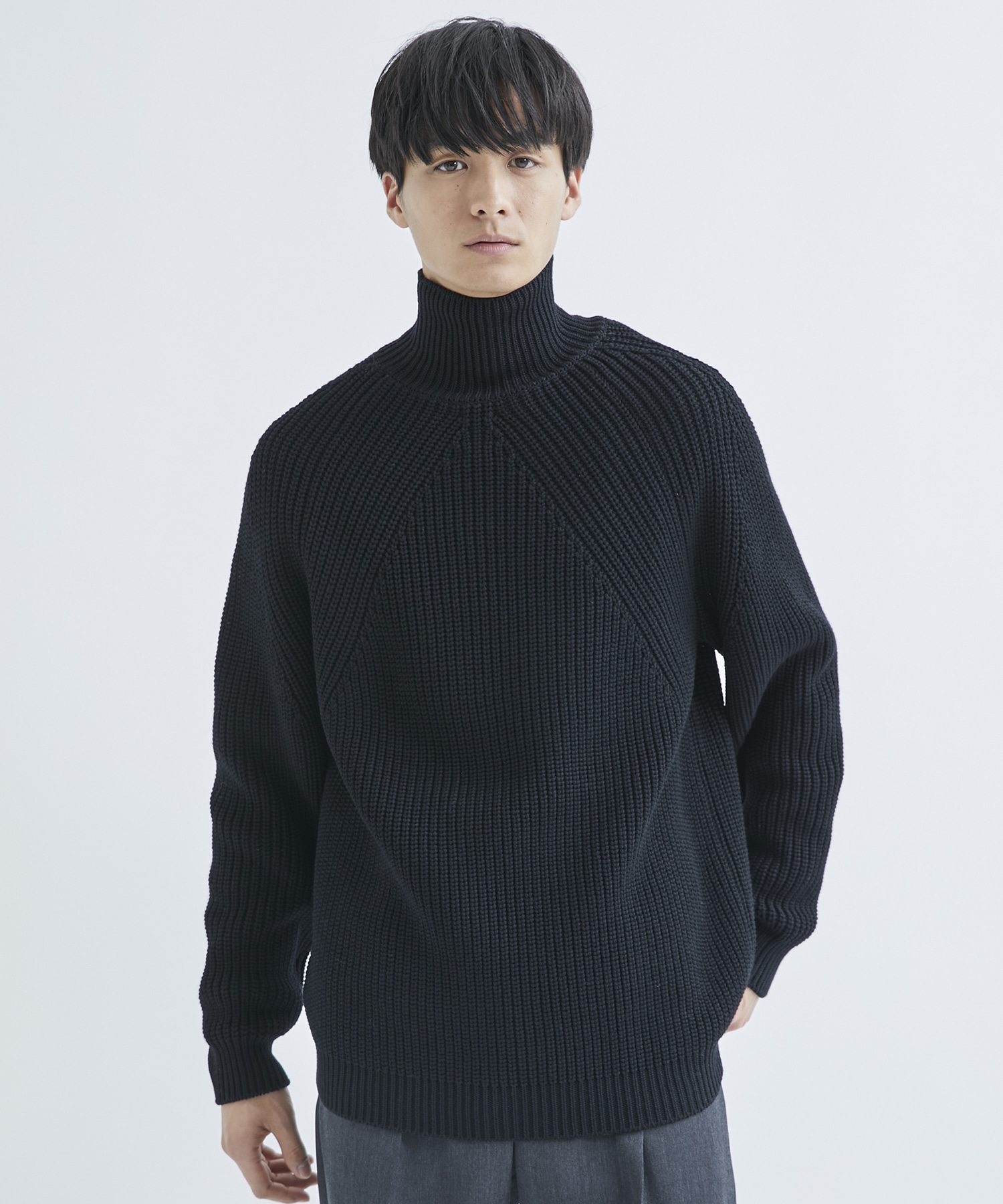 【STUDIOUS】 Signature Turtle NECK Black