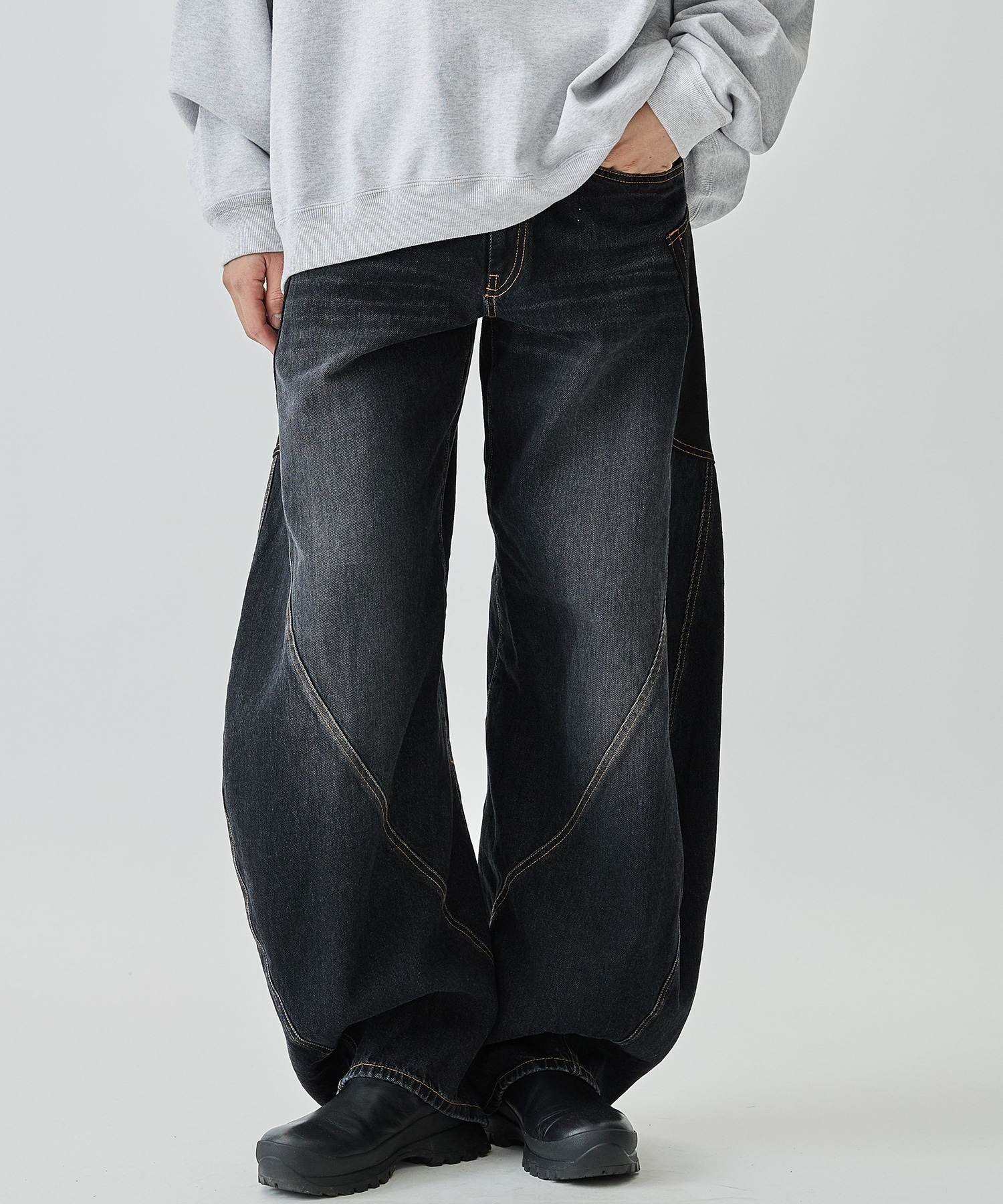 別注〉.3D cut pants | KHOKI