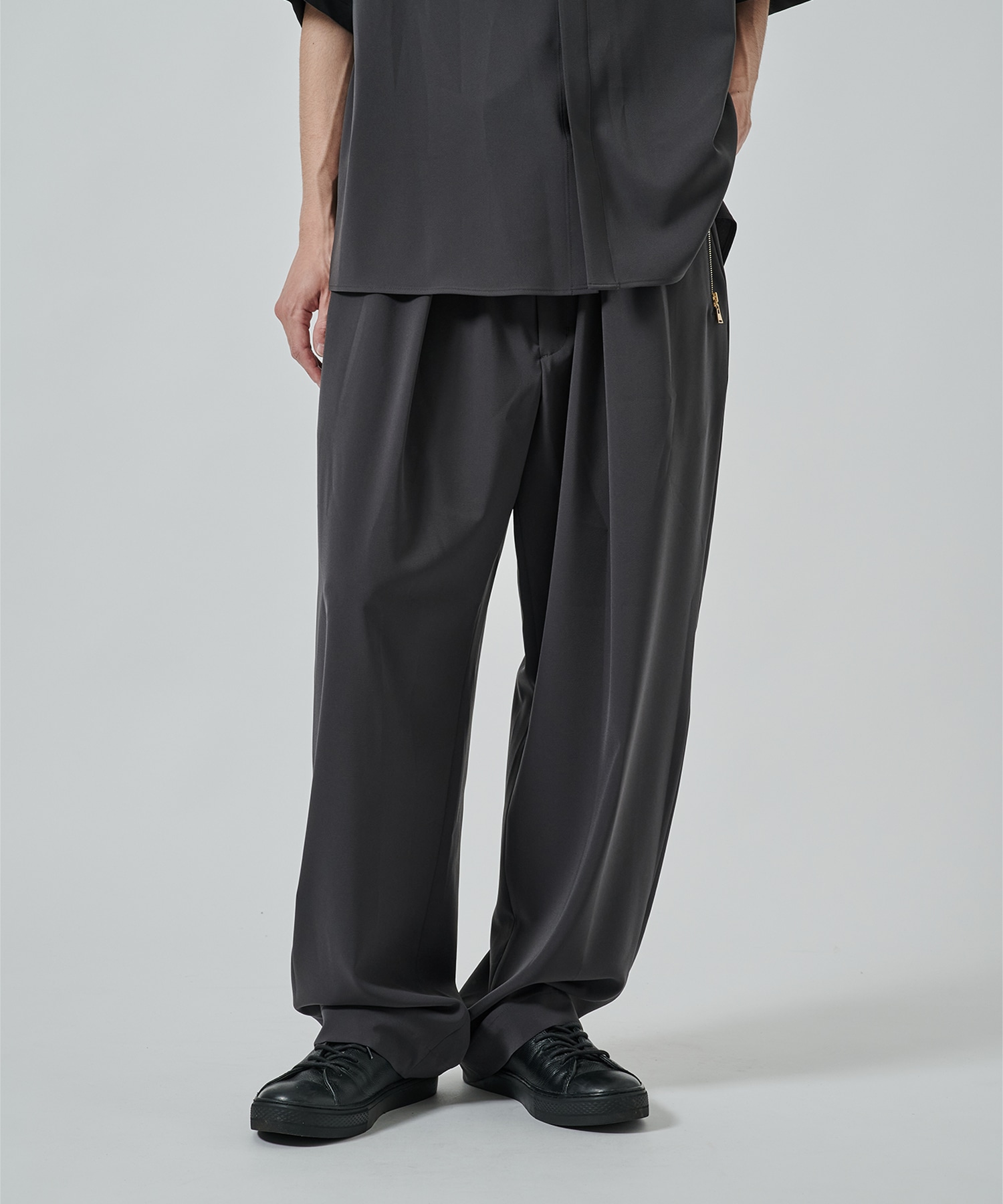 DARK GREY