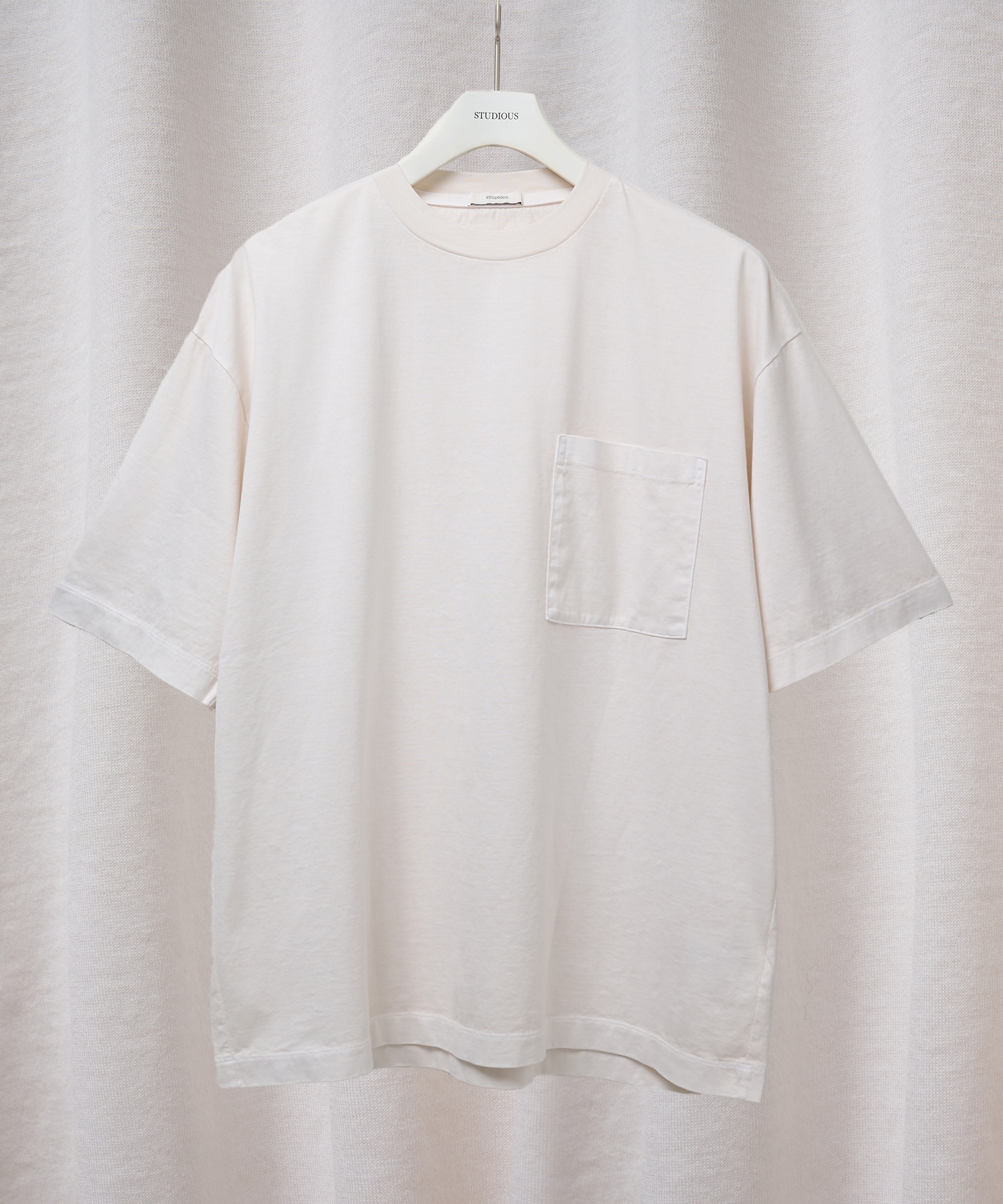 OFF WHITE