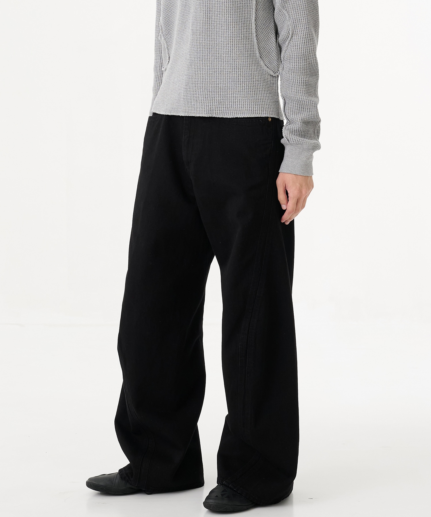 【NVRFRGT】3D Twisted Wide Leg Jeans サイズ2 NVRFRGT - 【残りわずか】3D Twisted Wide Leg Jeans | ACRMTSM