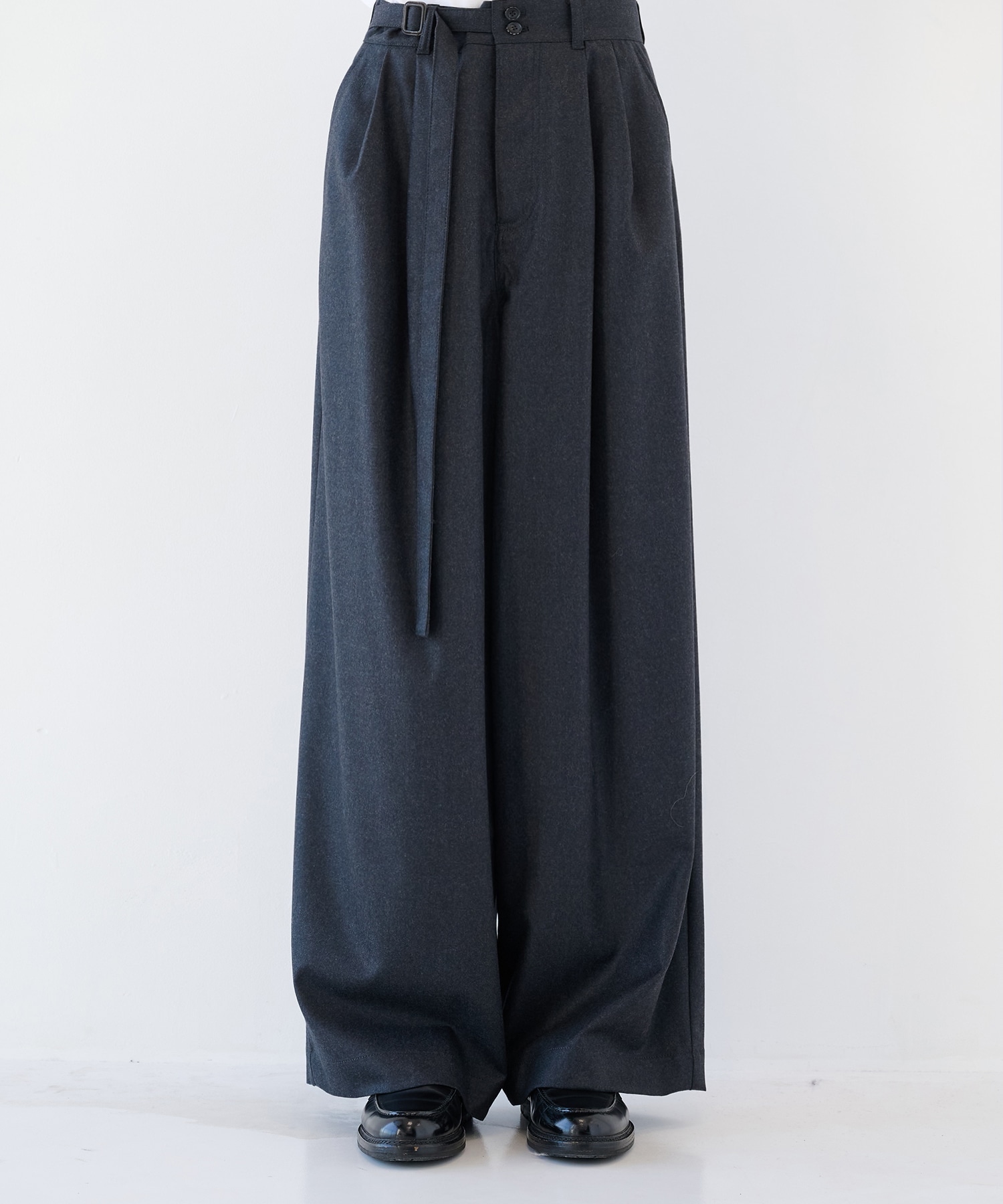 DARK GREY