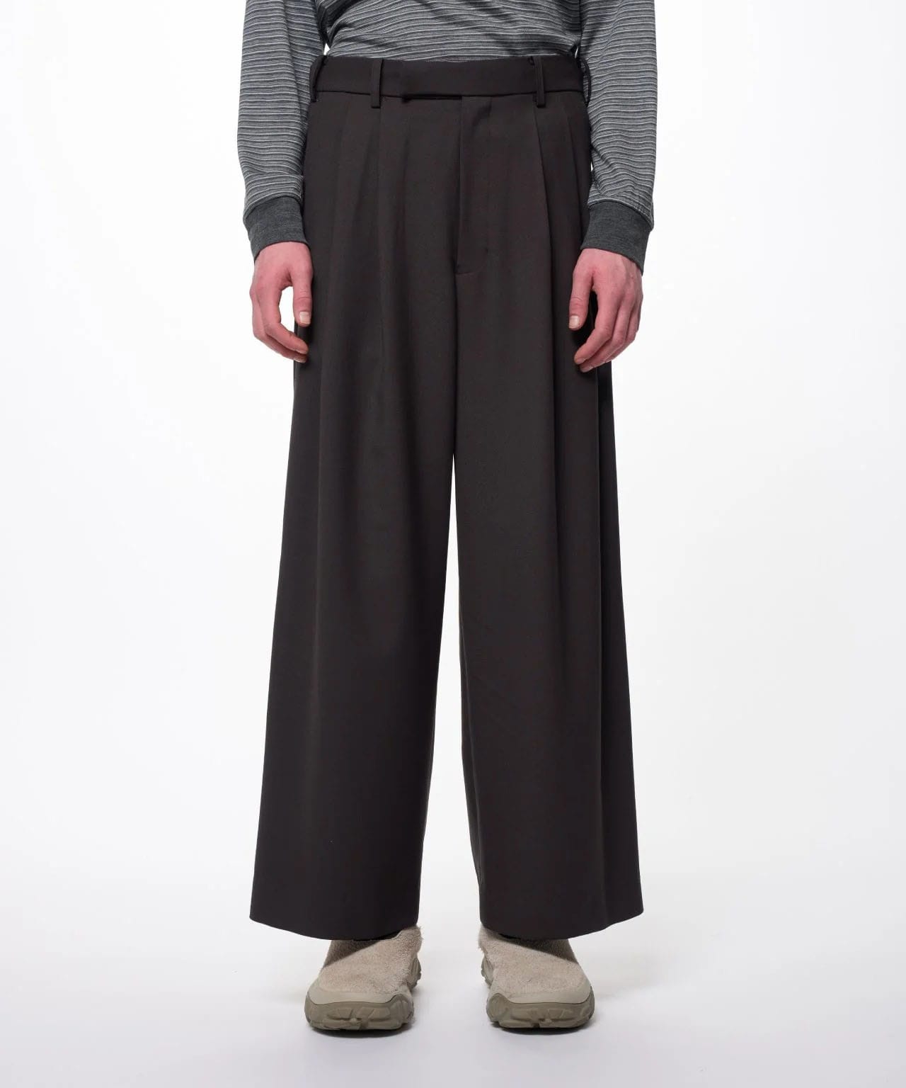 DARK GREY