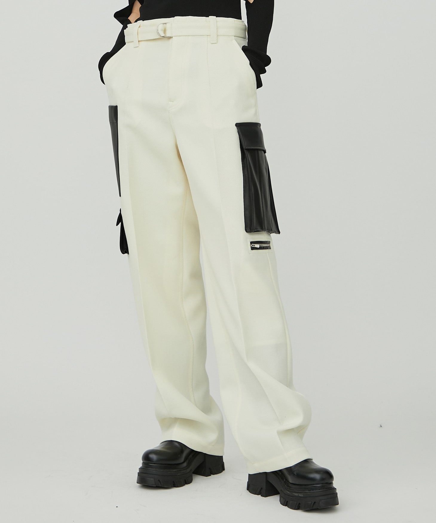 OFF WHITE