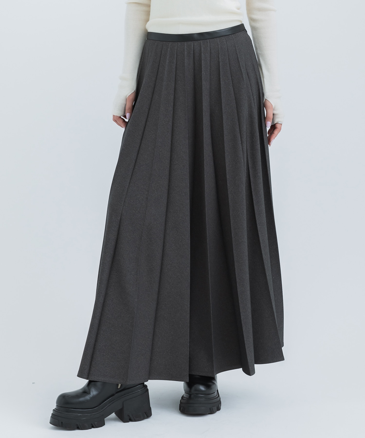 Wide Pleats Skirt(2 DARK GREY): : WOMENS｜ STUDIOUS ONLINE公式通販 