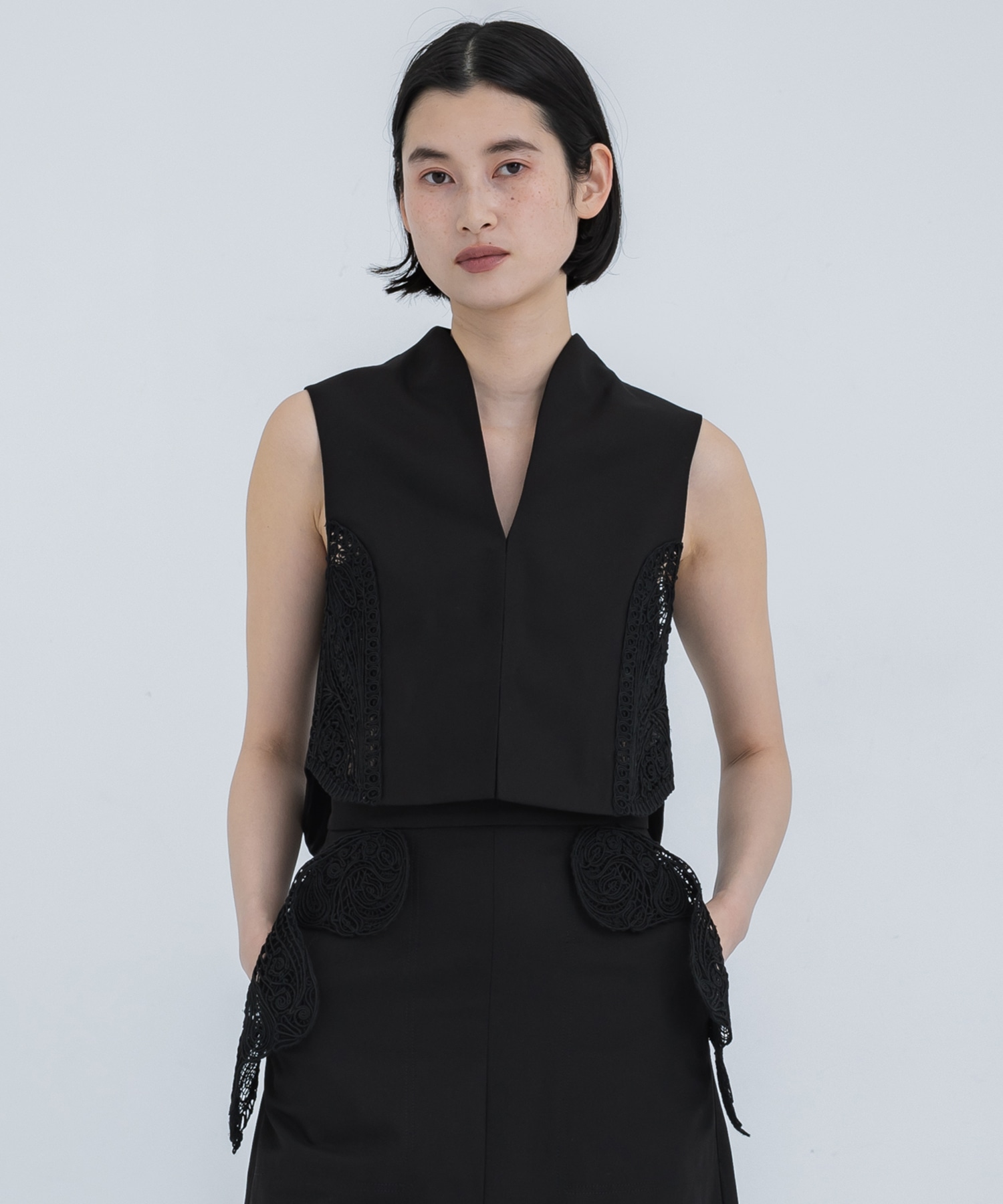 Cording Embroidery Detail Cotton Vest(1 BLACK): Mame Kurogouchi ...