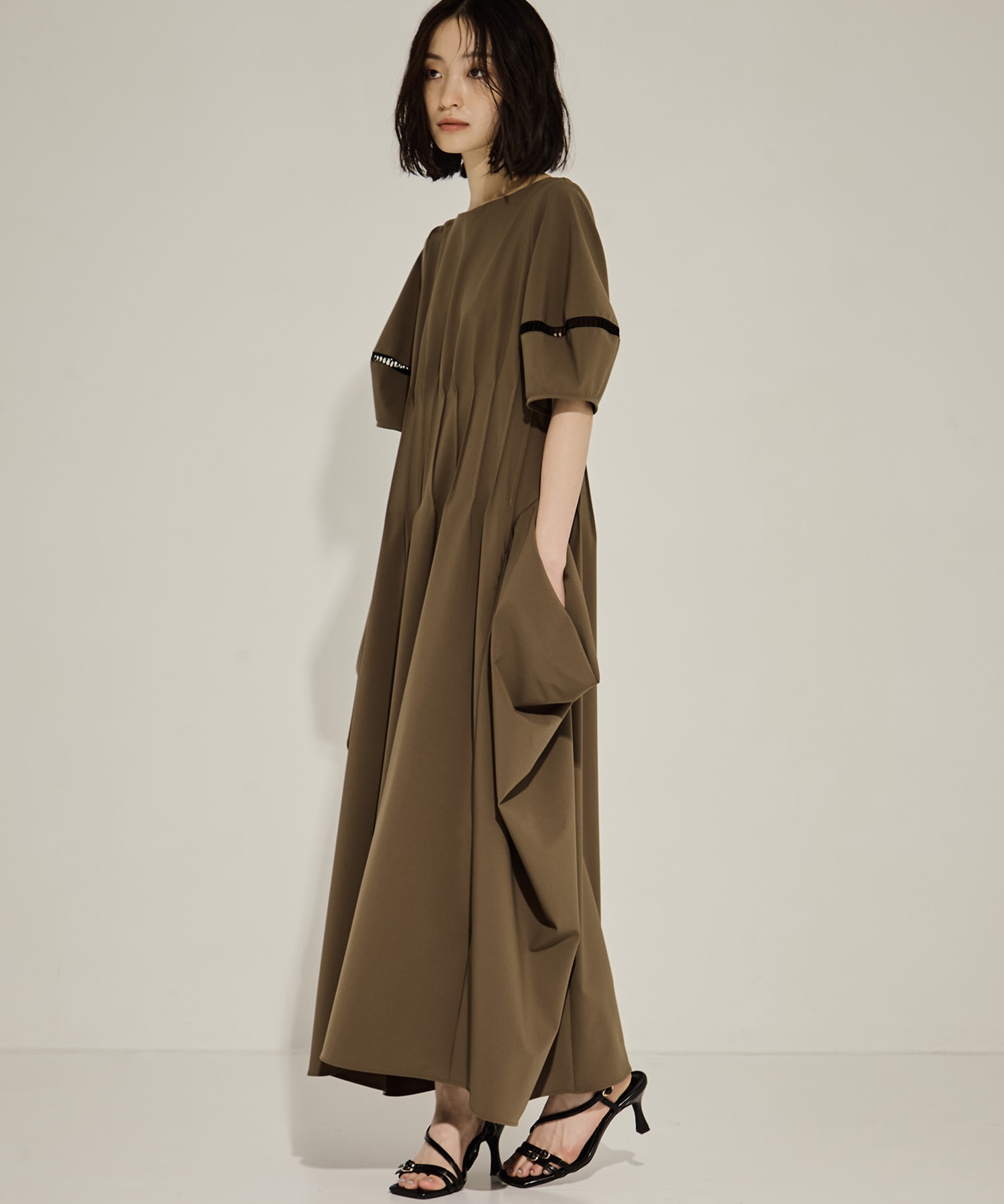 KHAKI