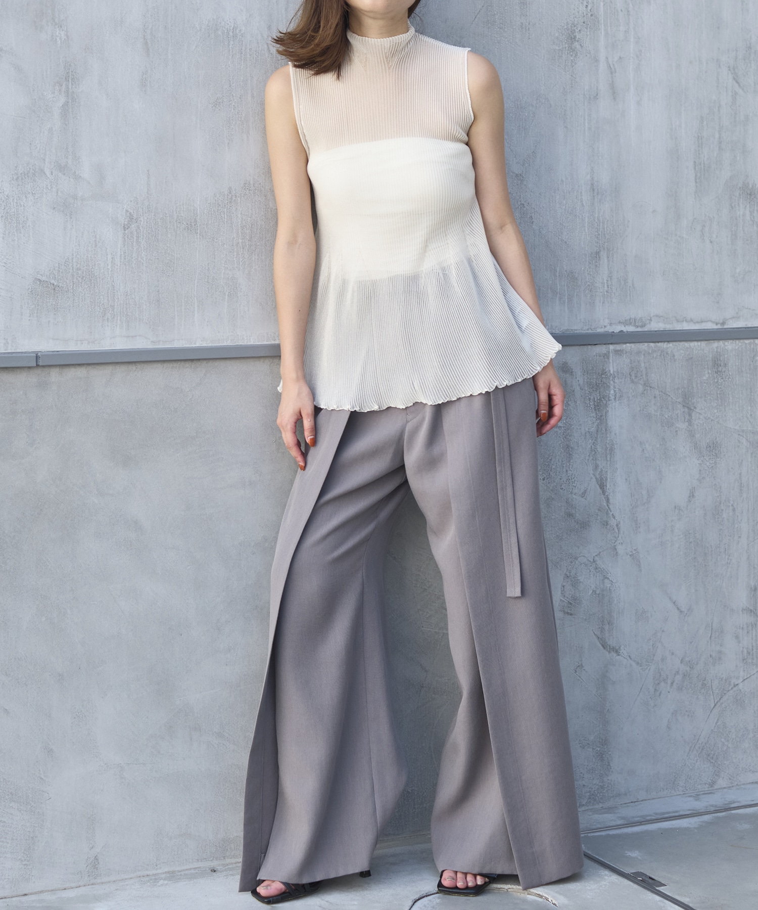 HYPHA LUCENT GLITTER SLEEVELESS TOP(FREE WHITE): CFCL