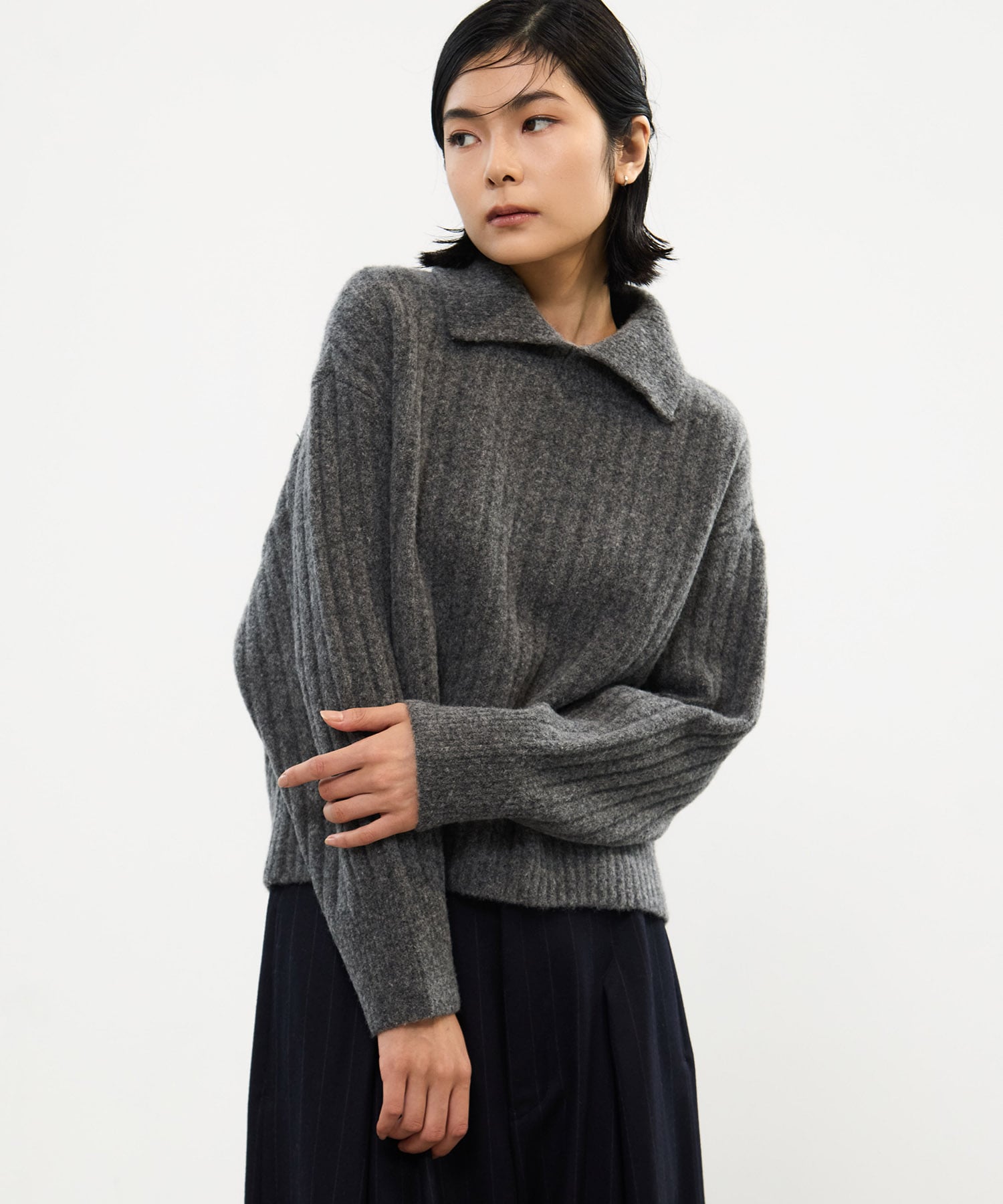 Cropped Collar Knit(2 GREY): UJOH: WOMENS｜ STUDIOUS ONLINE公式