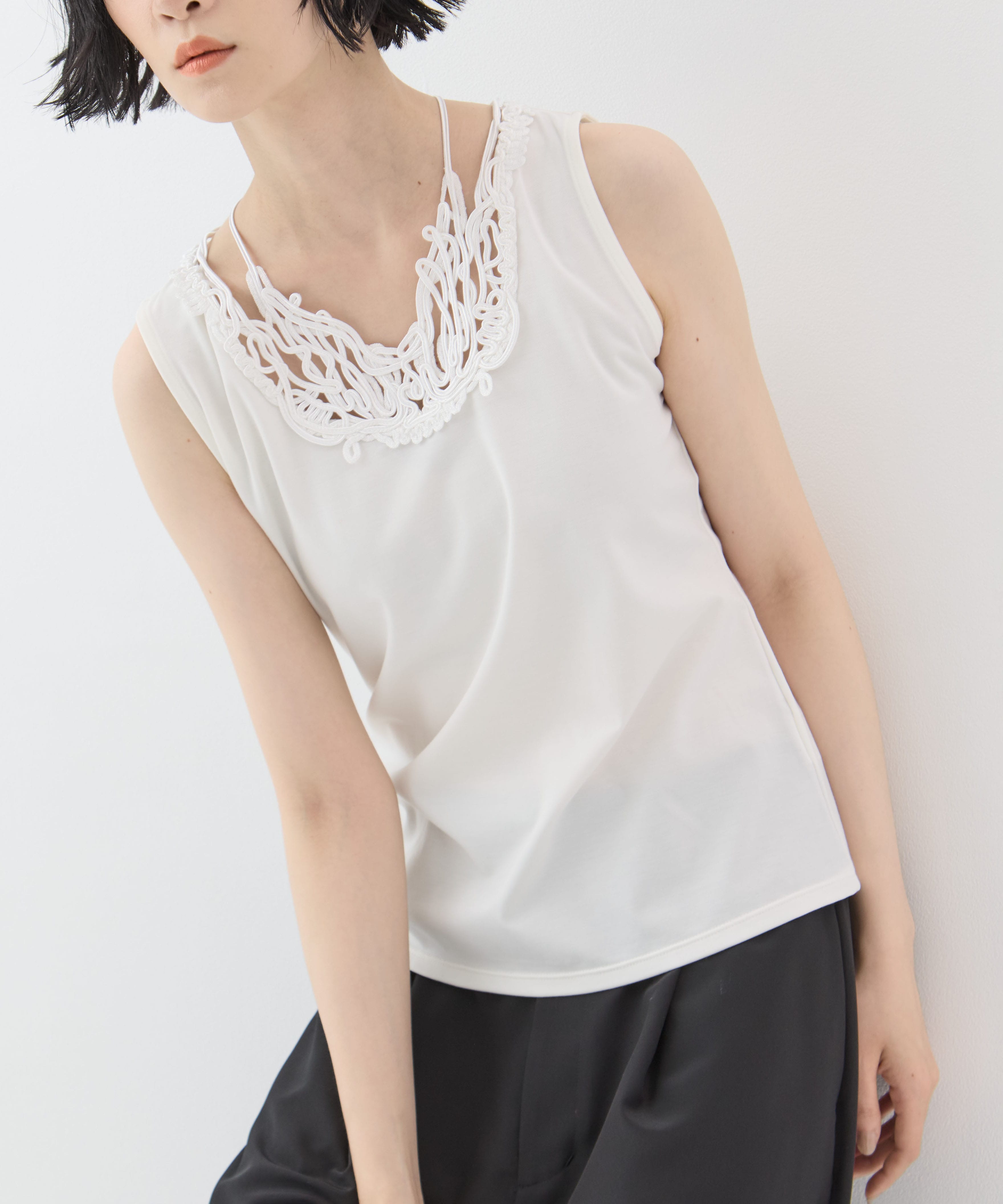別注embroiddered tops(1 WHITE): MURRAL: WOMENS｜ STUDIOUS ONLINE