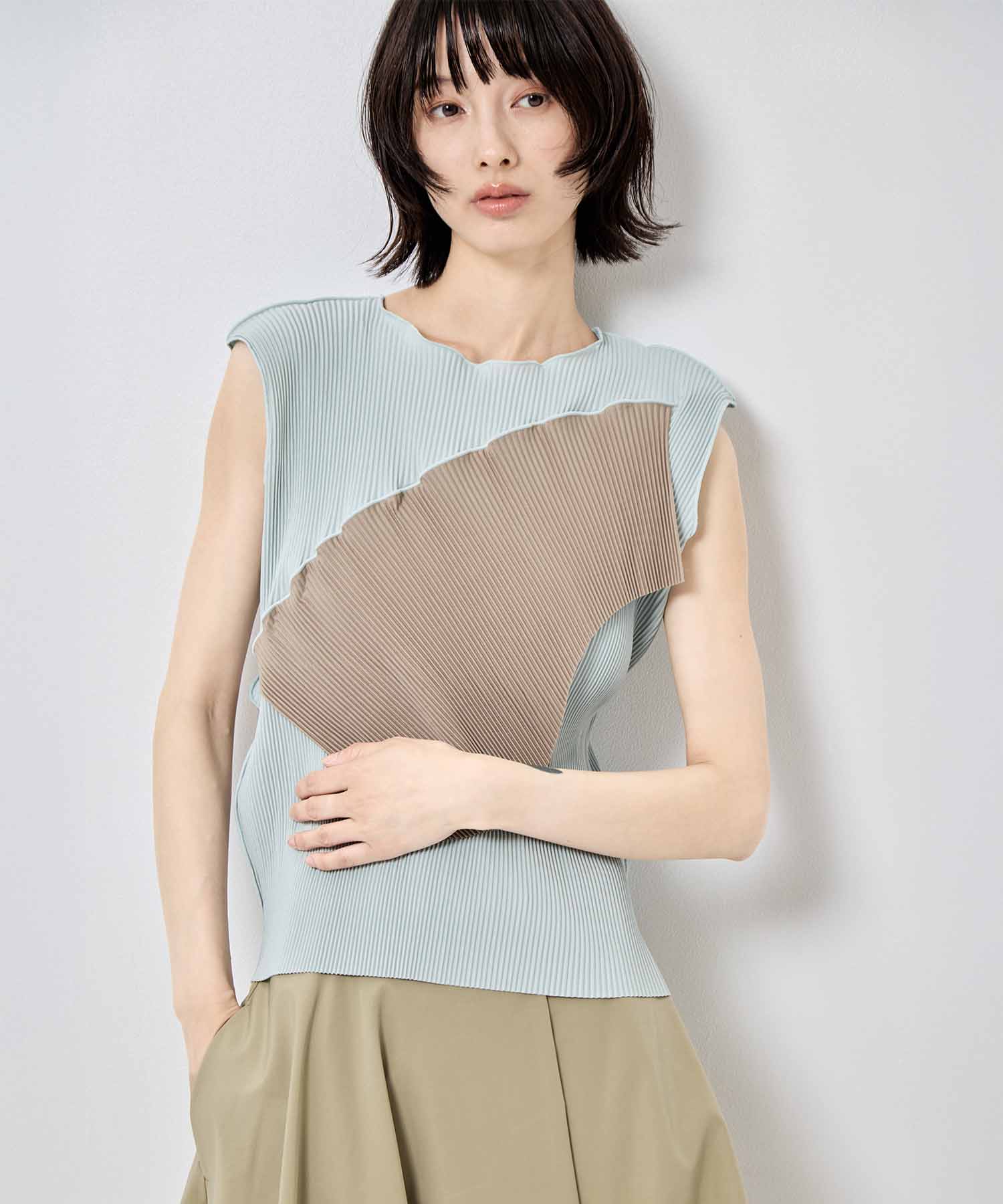 LIGHT BLUE