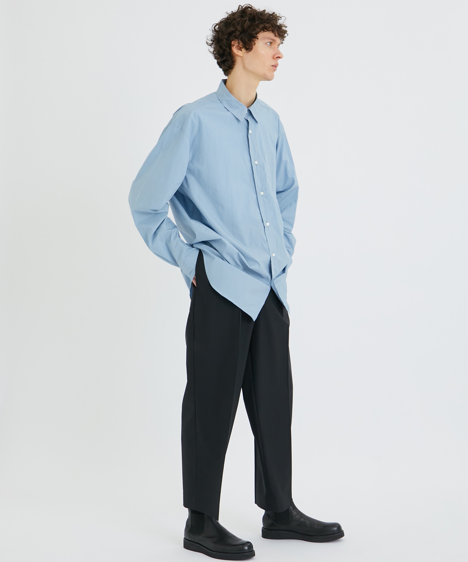 CLASSIC FIT TROUSERS | MARKAWARE