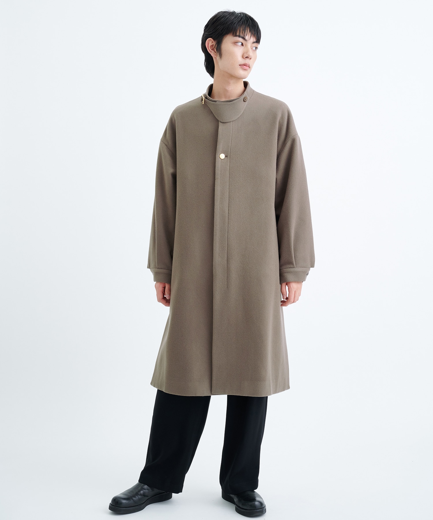 Compressed Melton Band Collar Chin Tab Coat | CULLNI