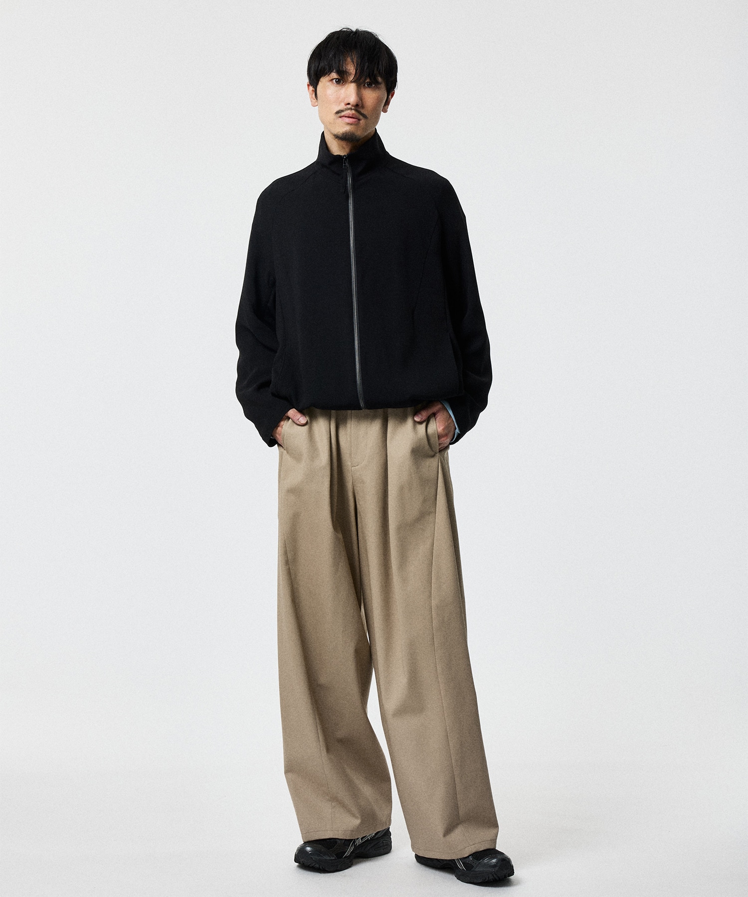 ESSENTIAL STAND BLOUSON STUDIOUS