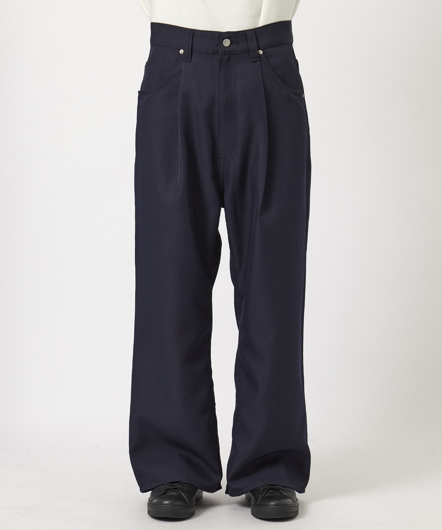 WIDE ONE TUCK STRAIGHT PANTS JieDa