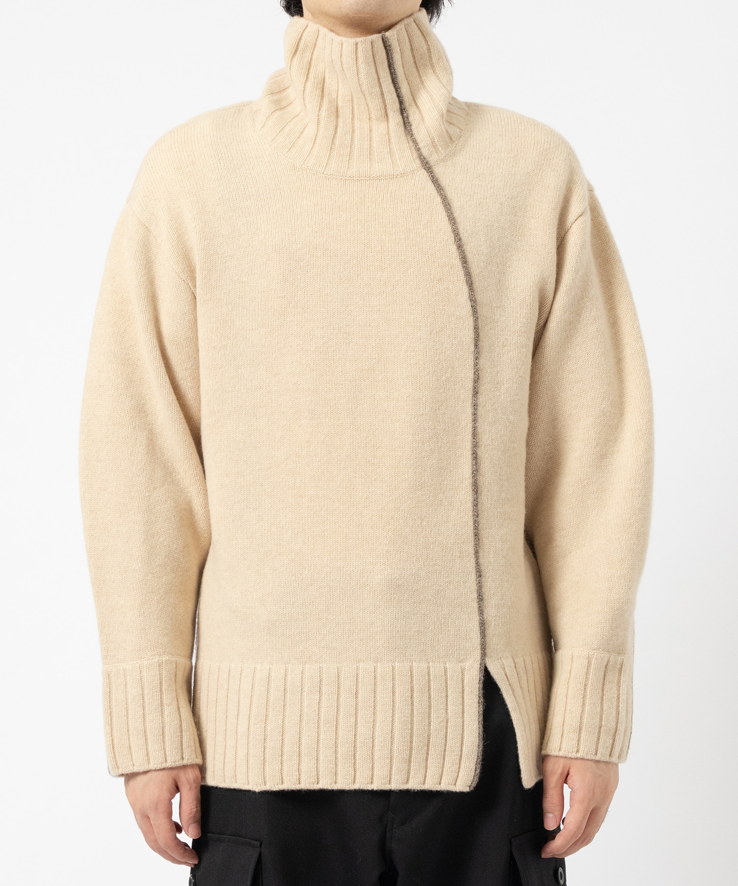 Turtle Neck Knit UJOH HOMME