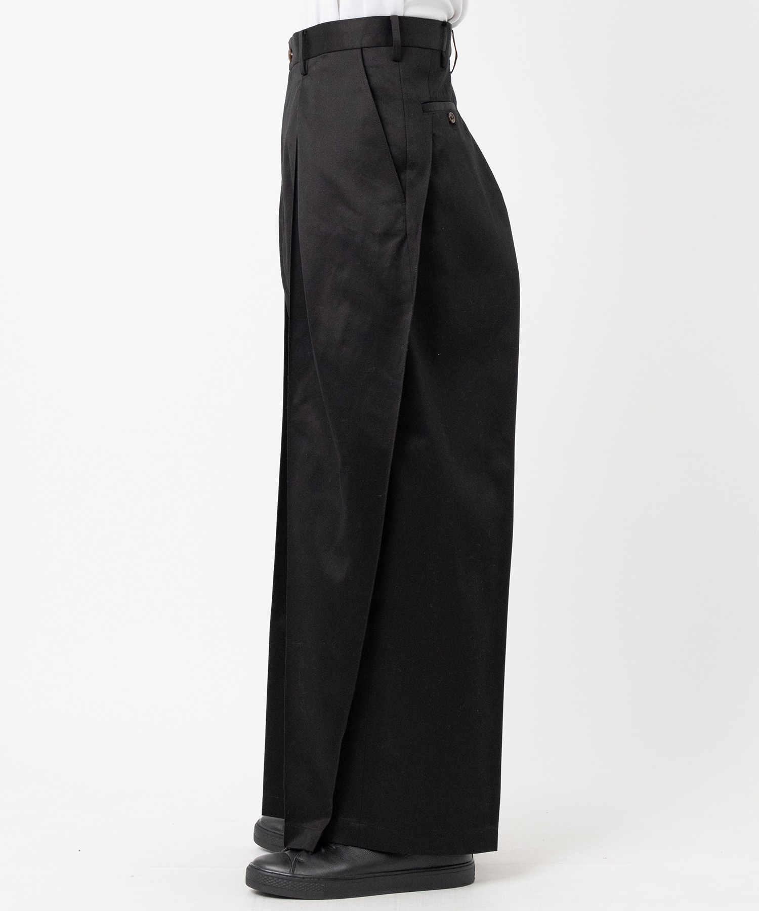 Pleat-design pants KHOKI