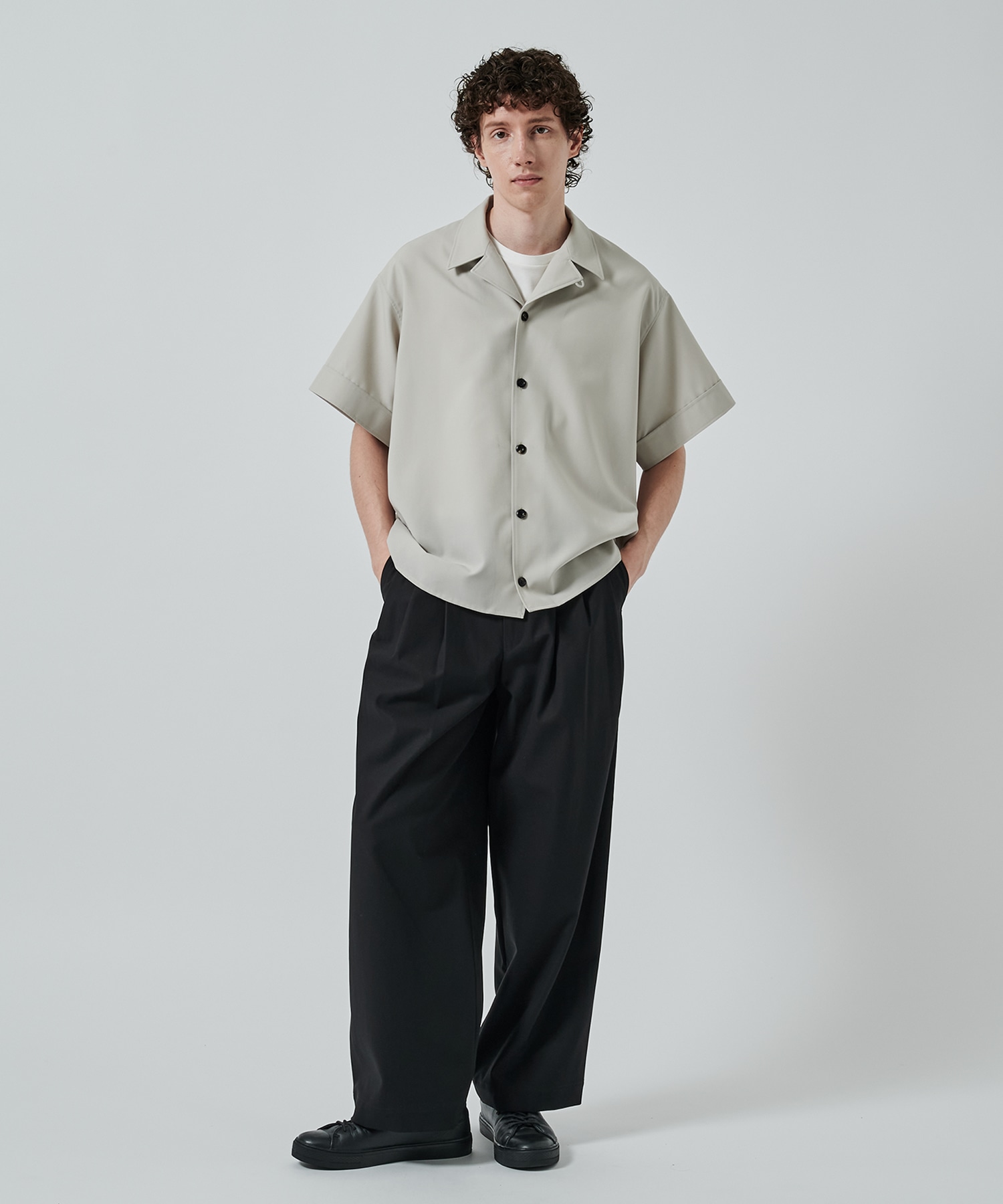 〈別注〉TRIPLE PLEATED WIDE TROUSERS MARKAWARE/marka
