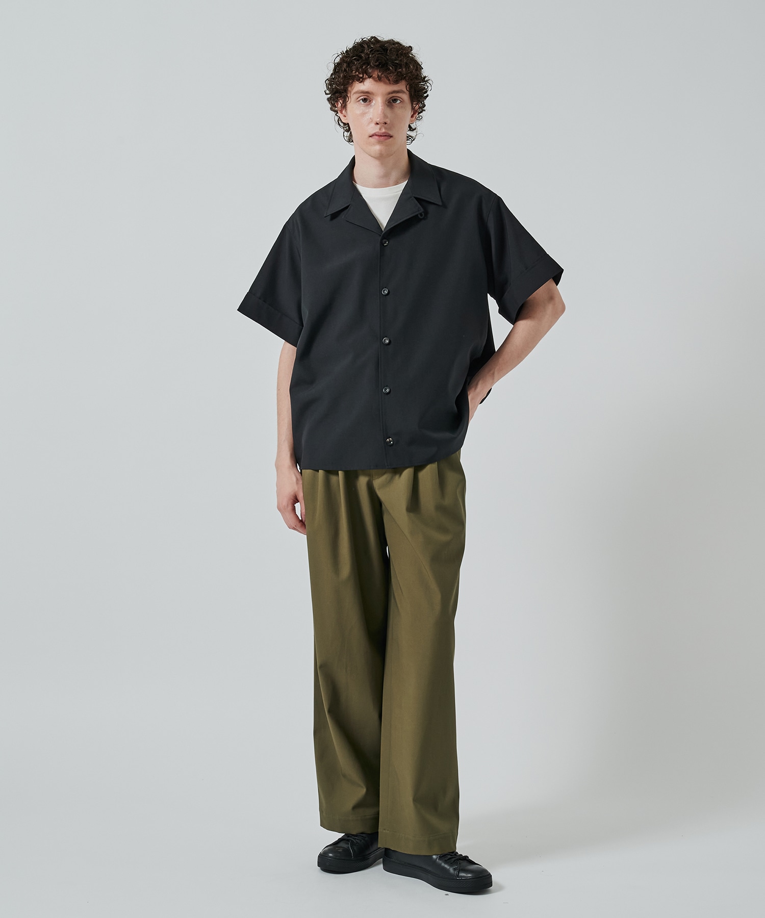 〈別注〉TRIPLE PLEATED WIDE TROUSERS MARKAWARE/marka