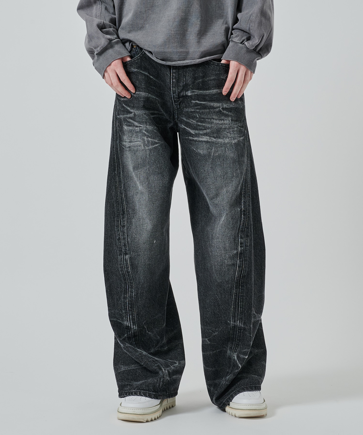 NVRFRGT 3D Twisted Wide Leg Jeans サイズ1