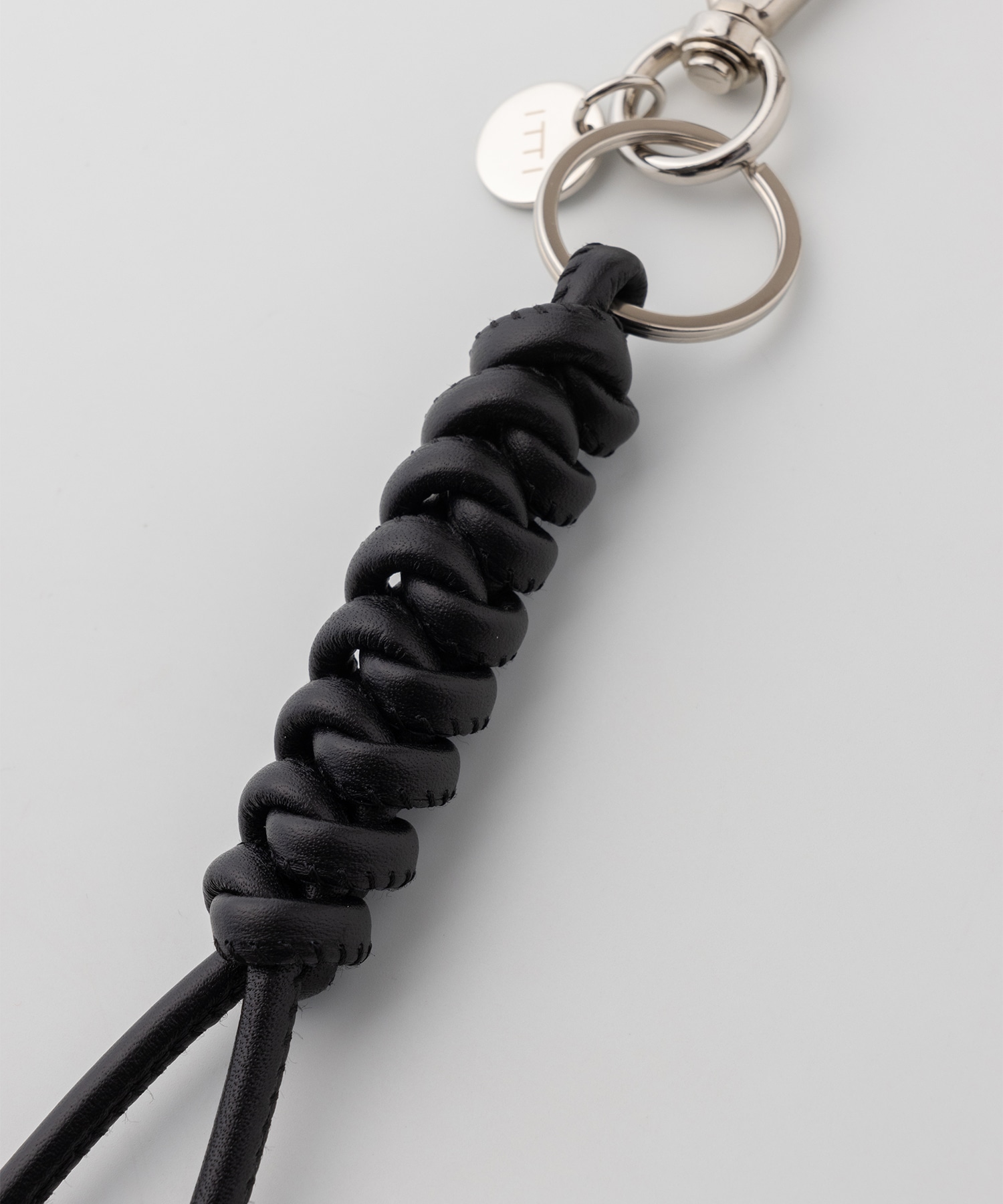 CRISTY SNAKEKNOT CHARM / STCOW ITTI