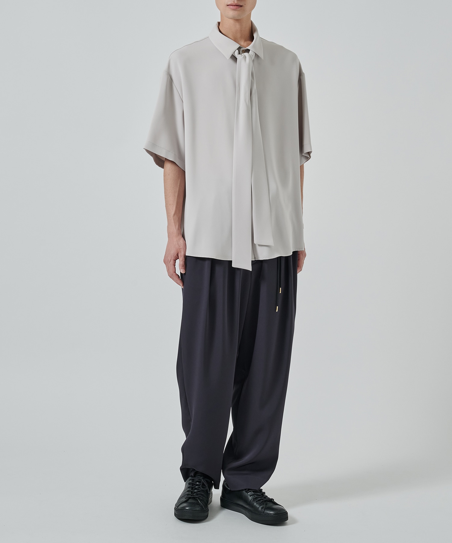 Double Satin Bow Tie Short Sleeve Shirt CULLNI