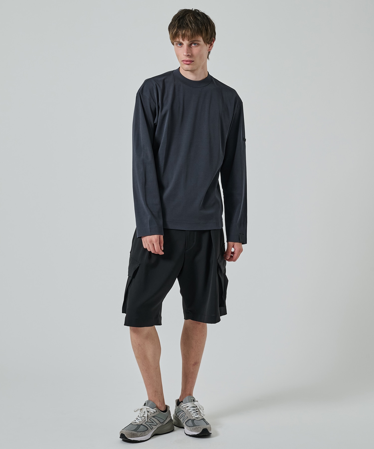 2251-CS04-019 CREWNECK LONG SLEEVE N.HOOLYWOOD