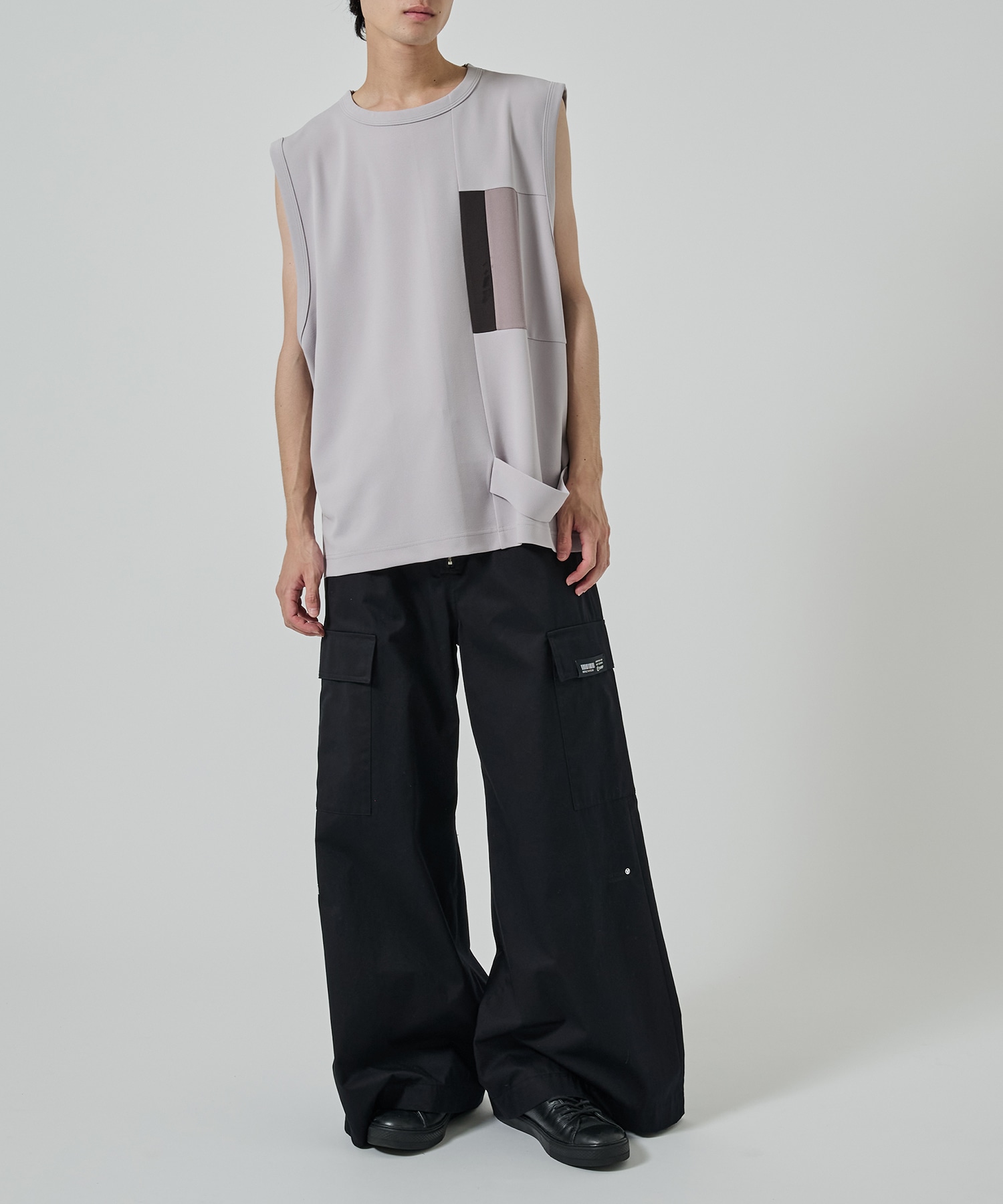 NO SLEEVE TEE SHAREEF