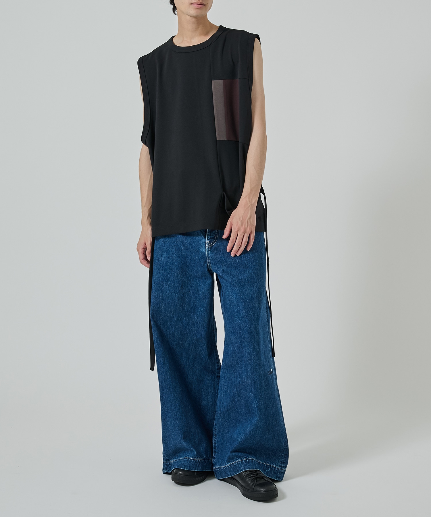 NO SLEEVE TEE SHAREEF