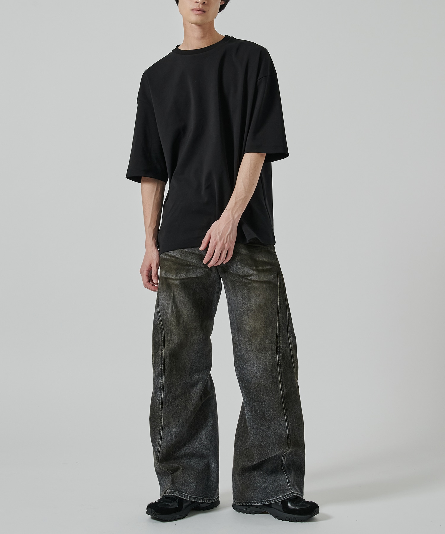 〈別注〉3D TWISTED JEANS 2.0 NVRFRGT