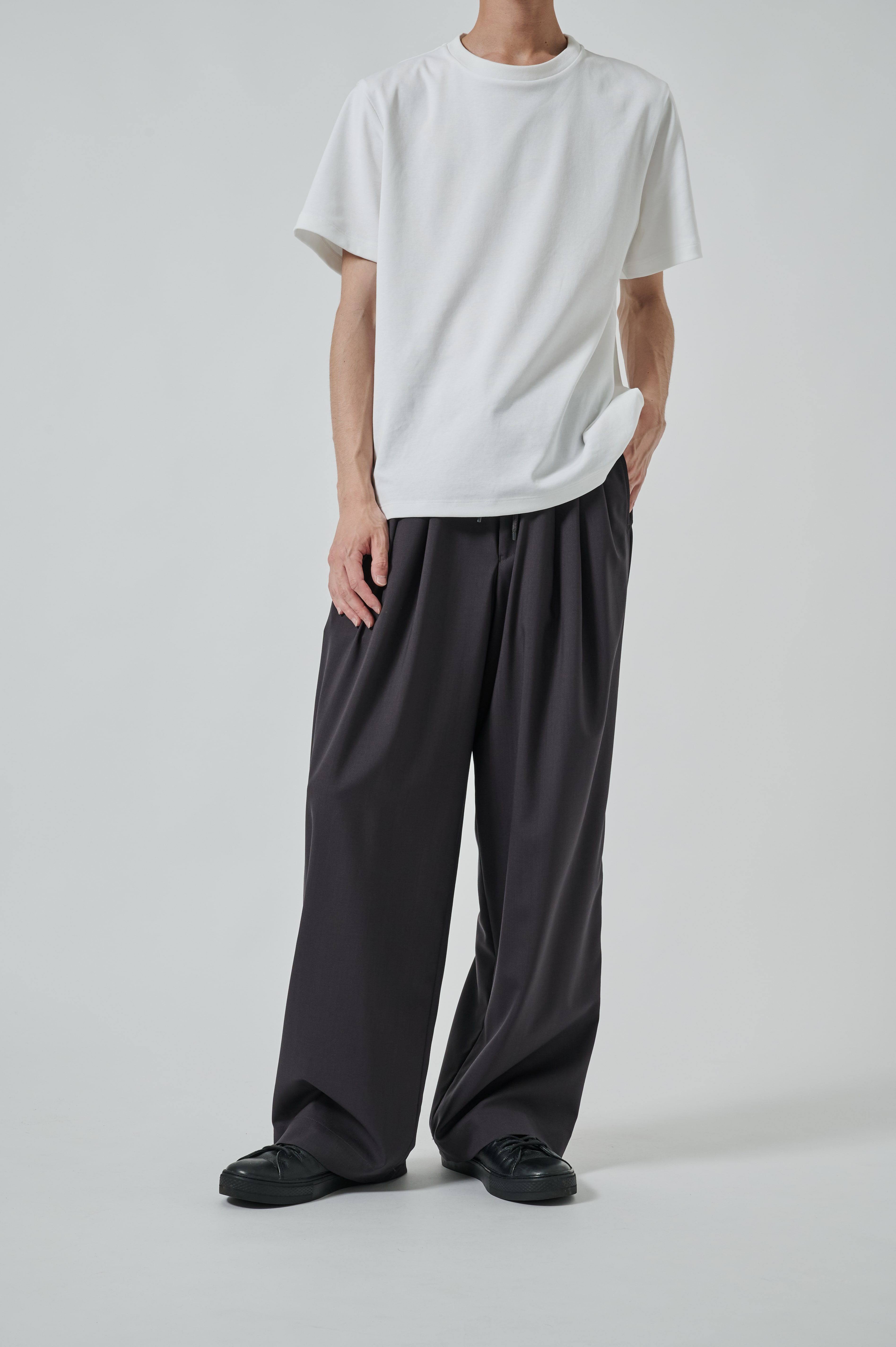 TRIPLE PLEATED EASY TROUSERS 