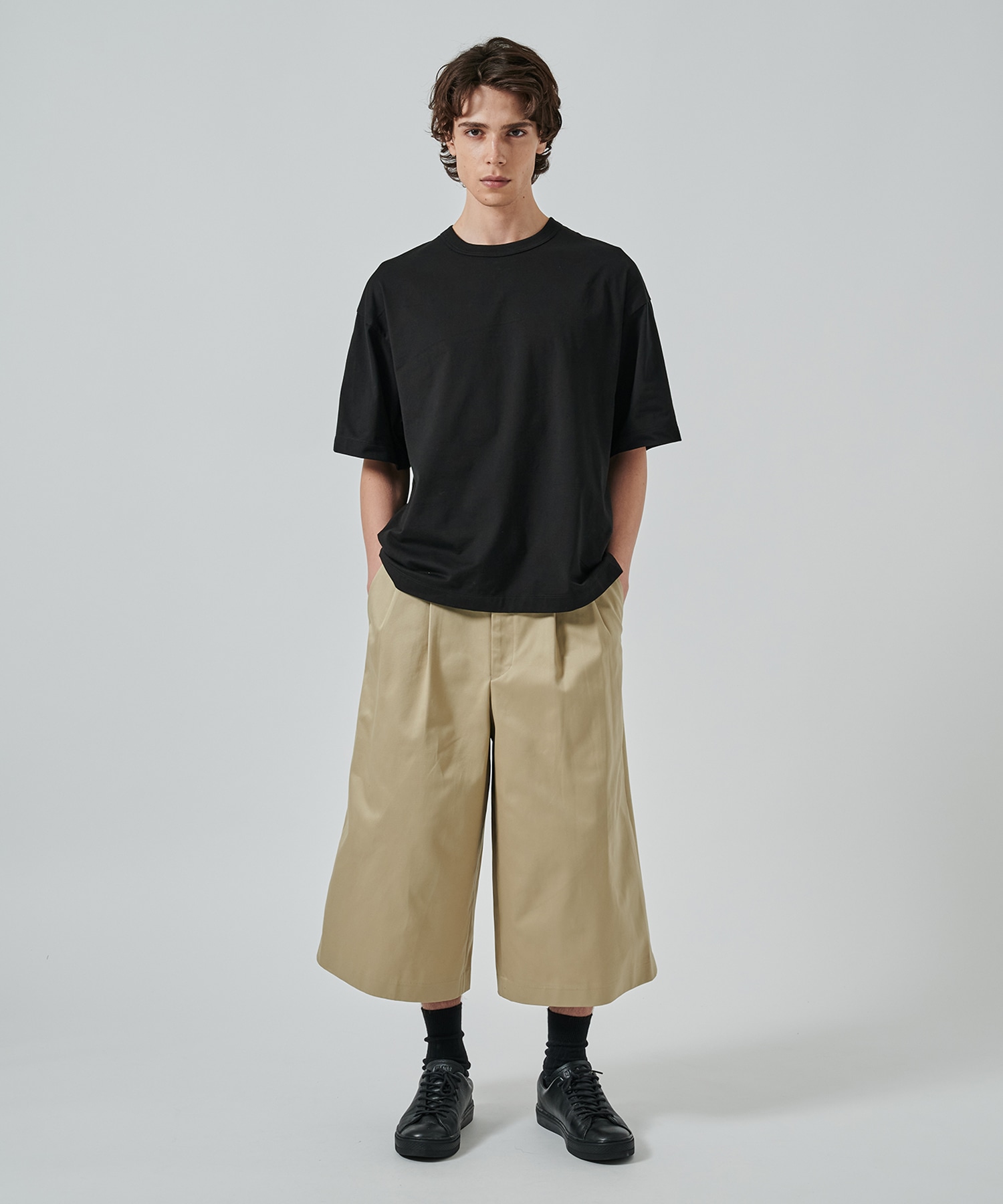 TWO TUCK CROPPED TROUSERS MARKAWARE/marka