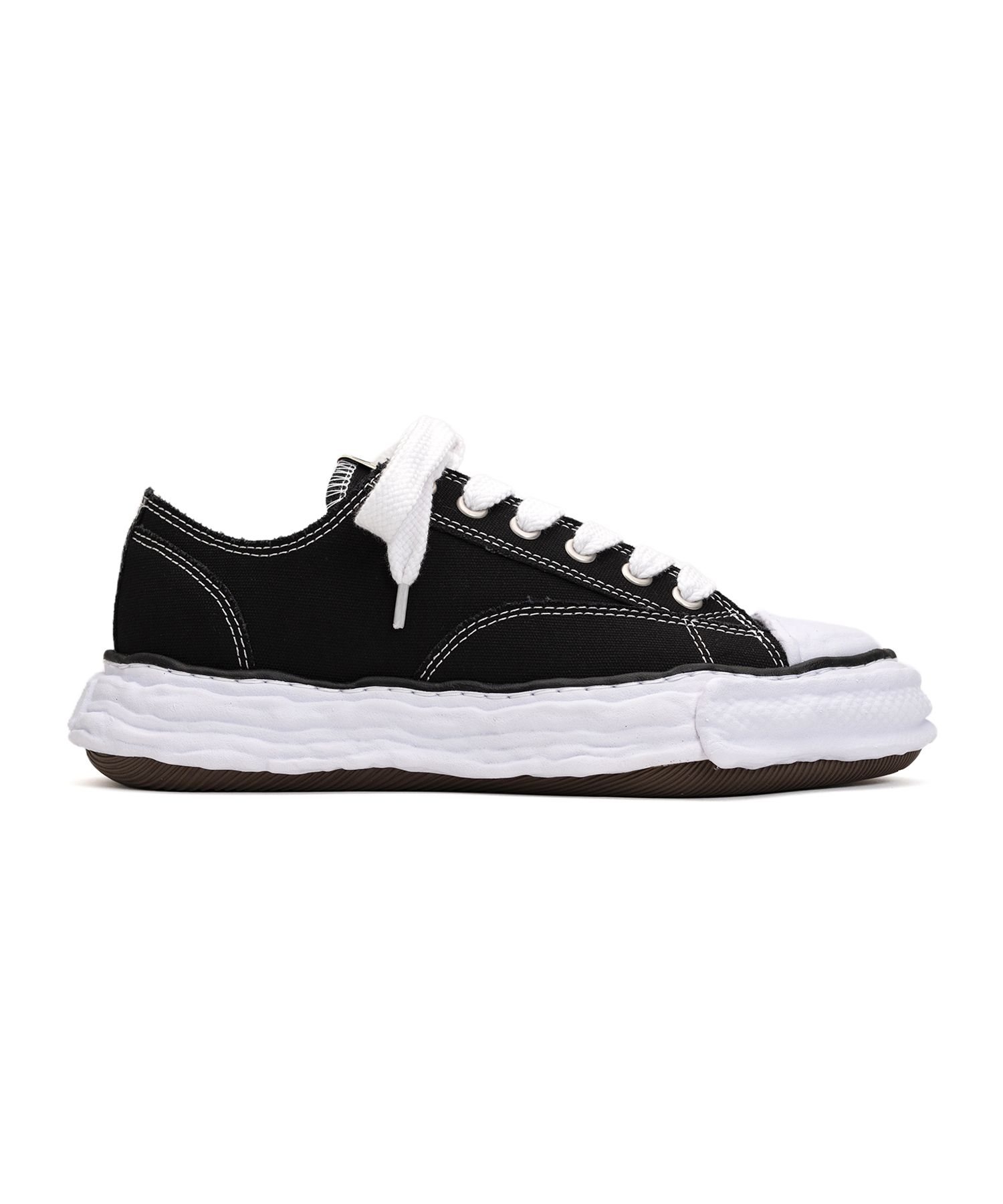 PETERSON23 OG Sole Canvas Low-top Sneaker Maison MIHARA YASUHIRO
