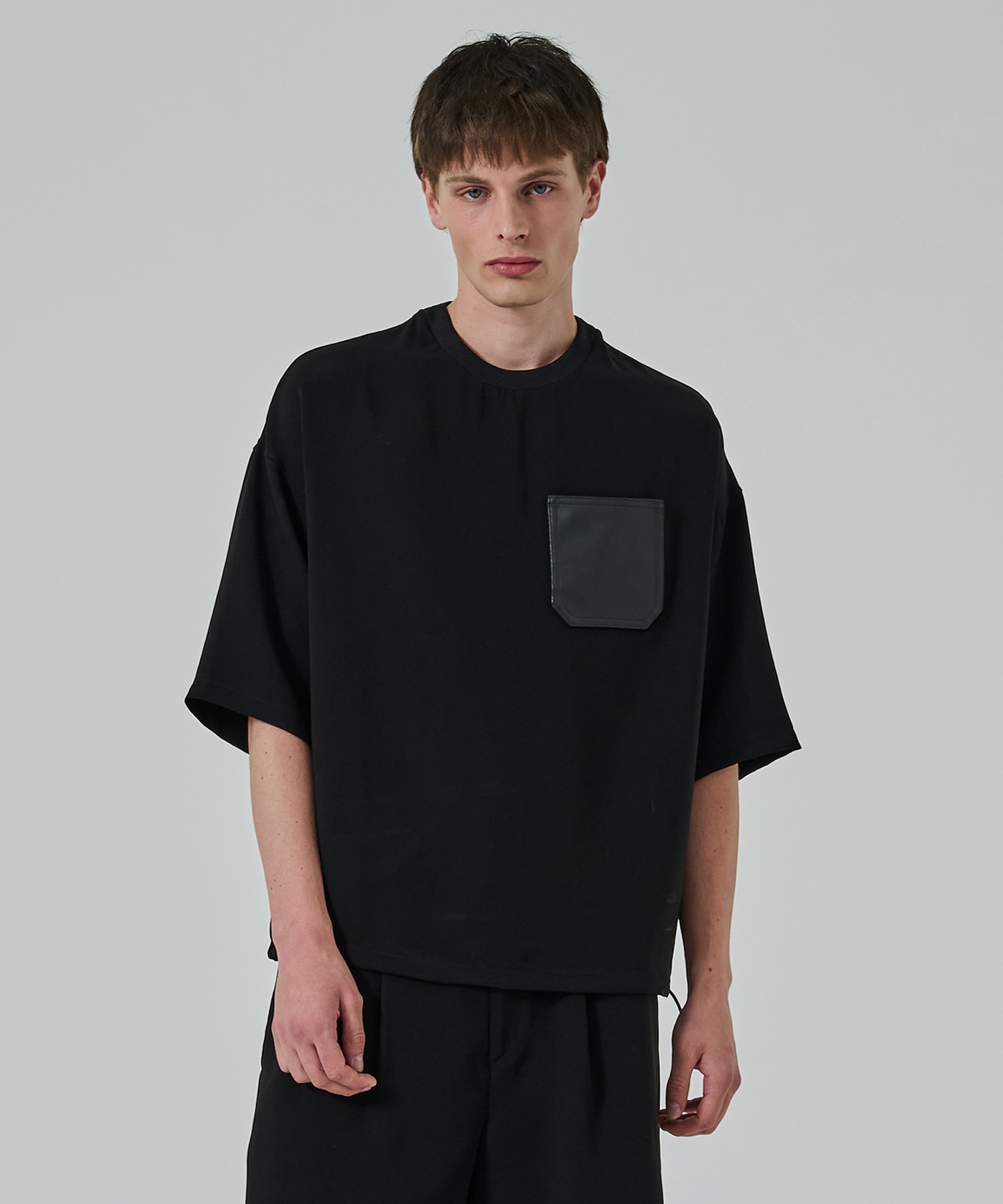 SUMMER ESSENTIAL DRAWCORD TEE STUDIOUS