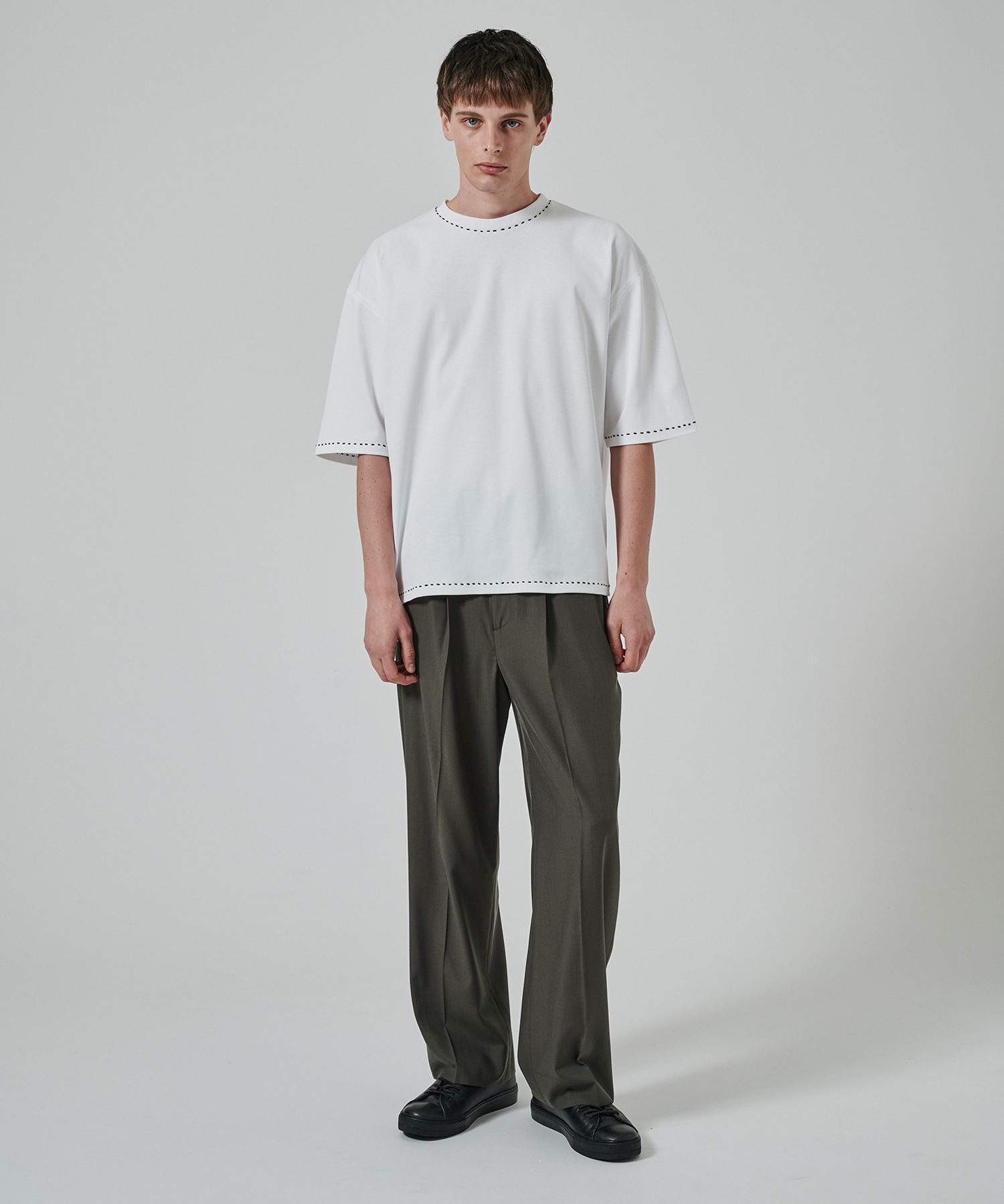 HAND STITCH TEE STUDIOUS