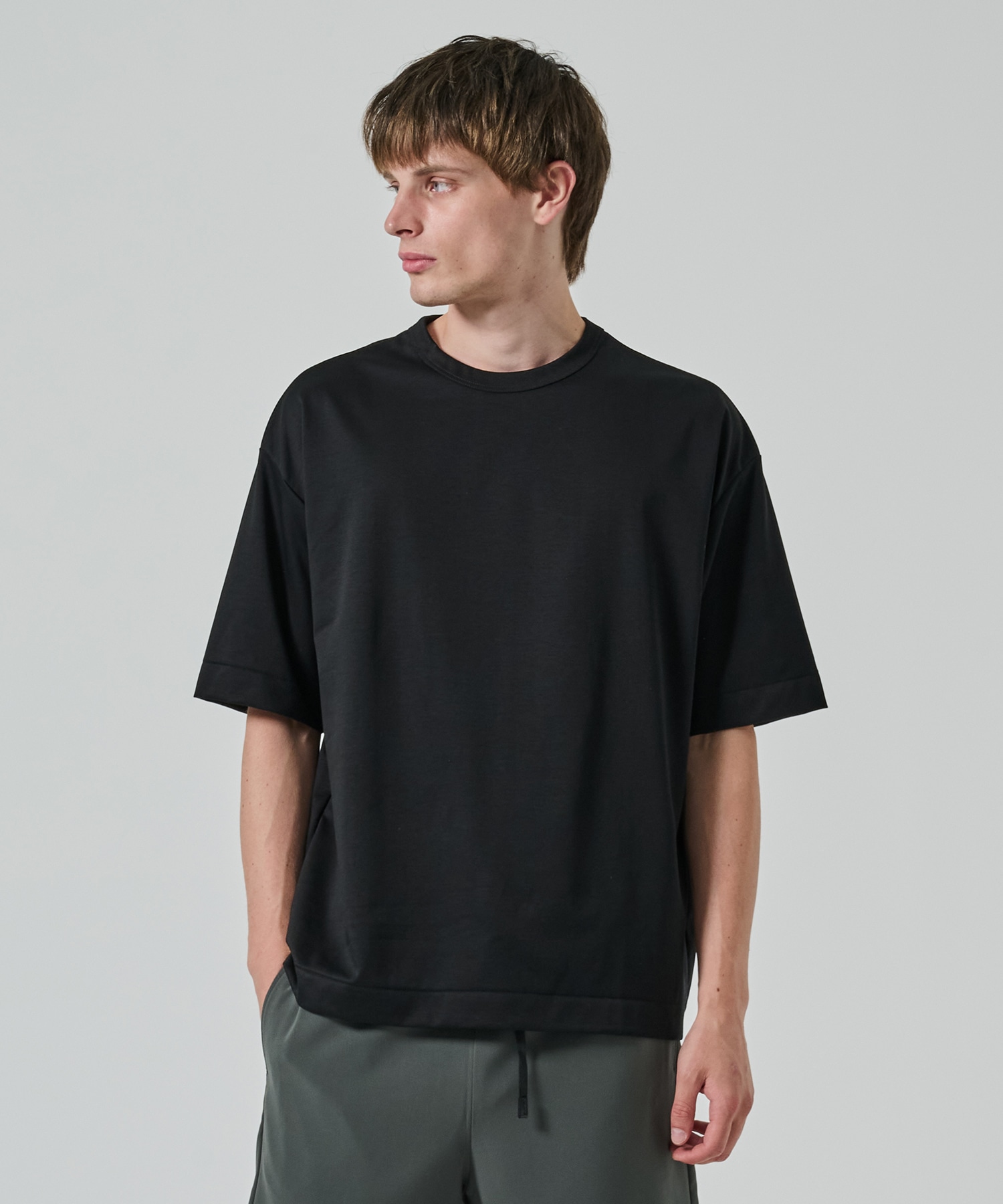 32G ロイヤルクール リラックスTシャツ STUDIOUS