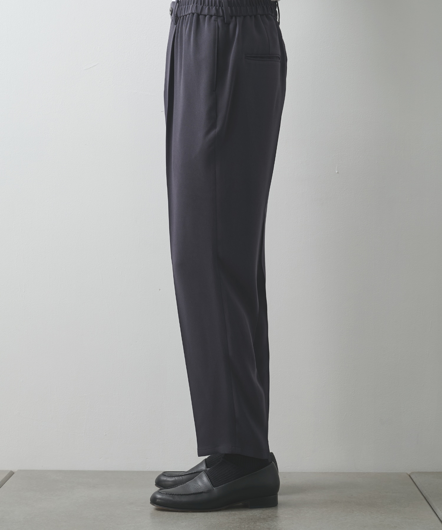 SUMMER ESSENTIAL TAPERED PANTS STUDIOUS