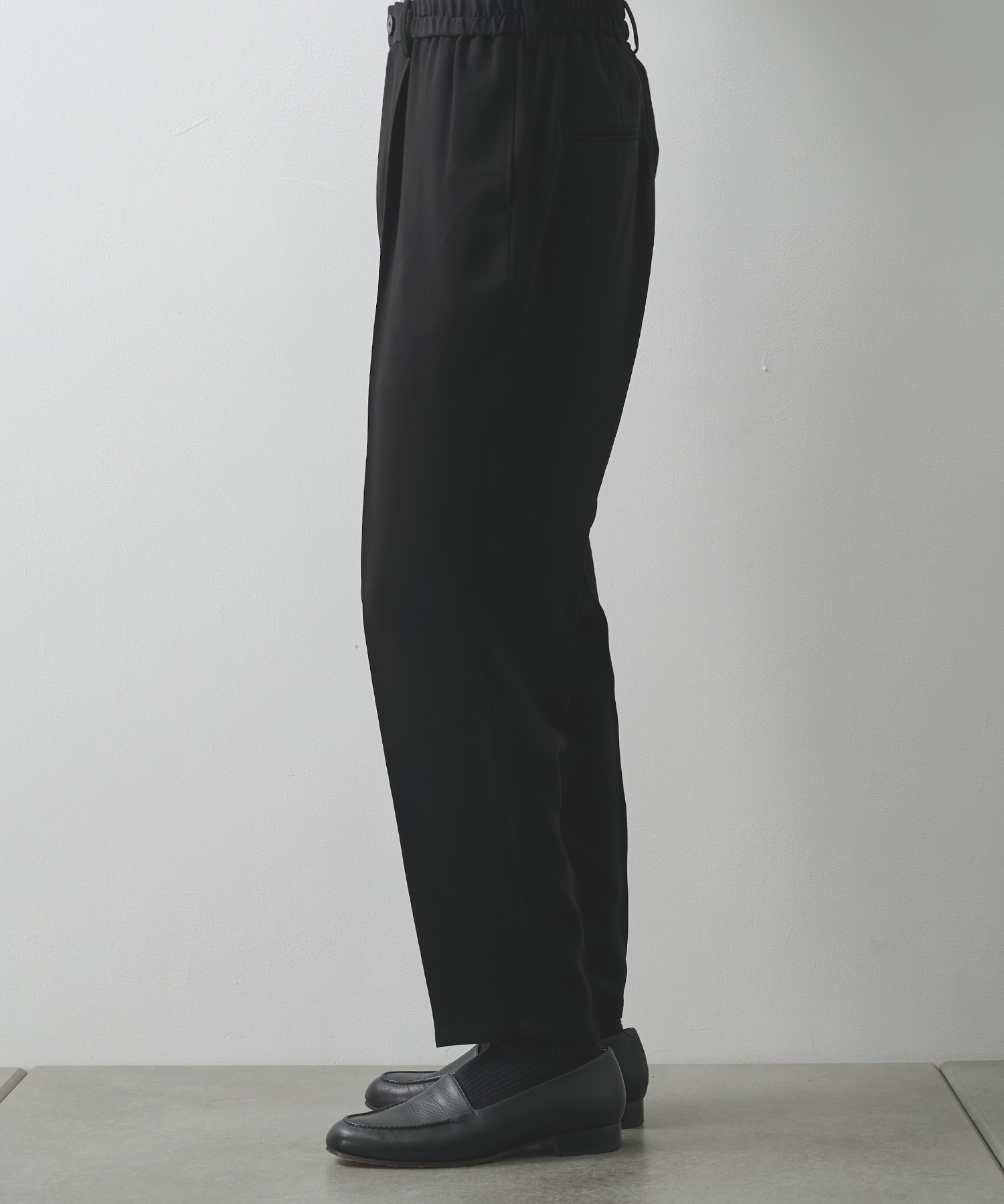 SUMMER ESSENTIAL TAPERED PANTS STUDIOUS