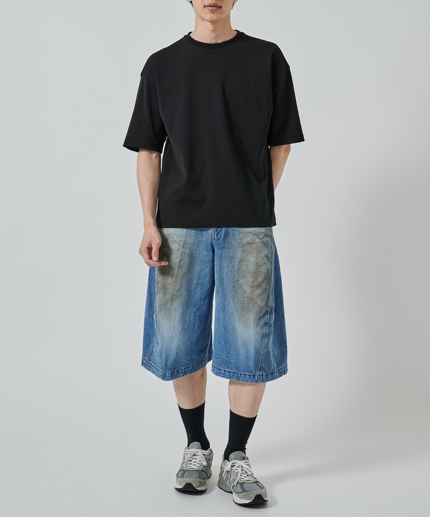 3D TWISTED SHORTS NVRFRGT