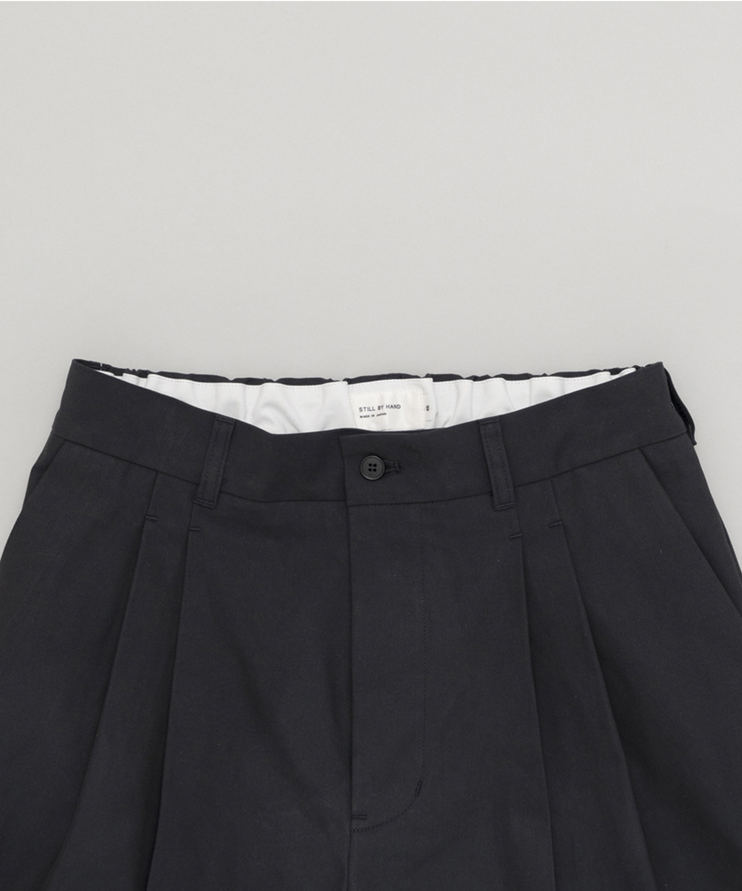 Deep tuck pressed pants STILL BY HAND