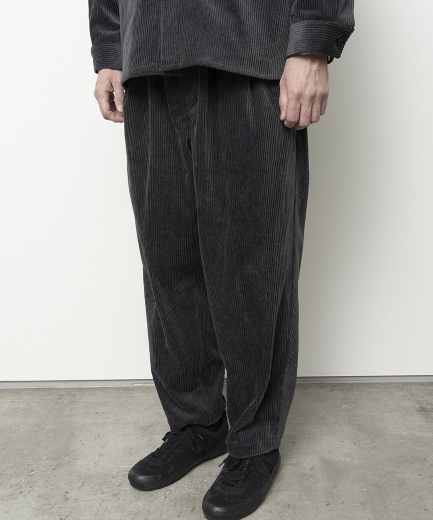 Corduroy easy pants STILL BY HAND