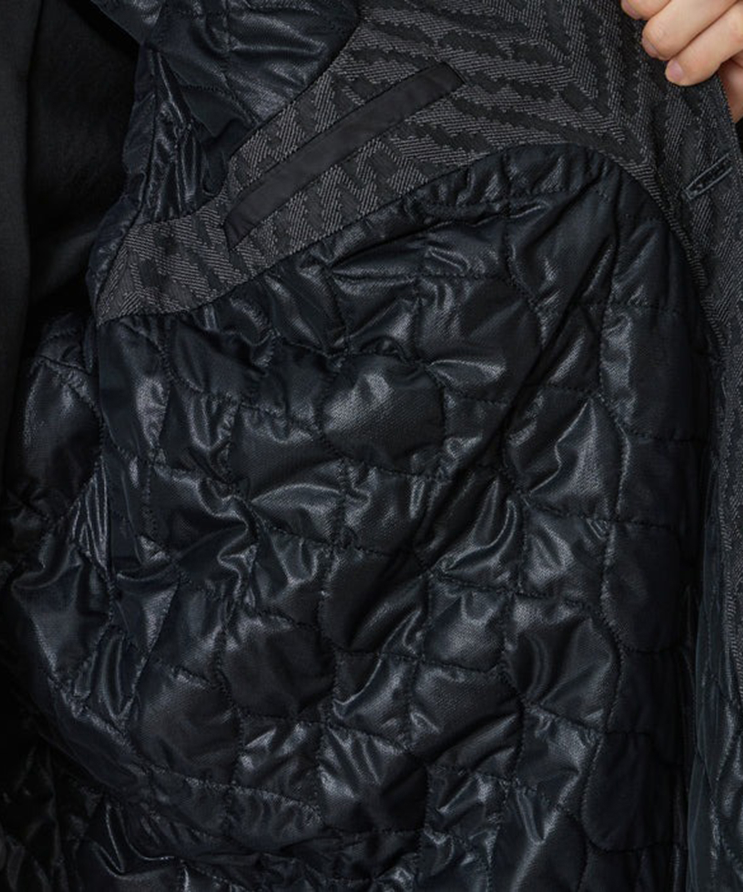 DiAPLEX HERRINGBONE JACQUARD HOODED COAT White Mountaineering