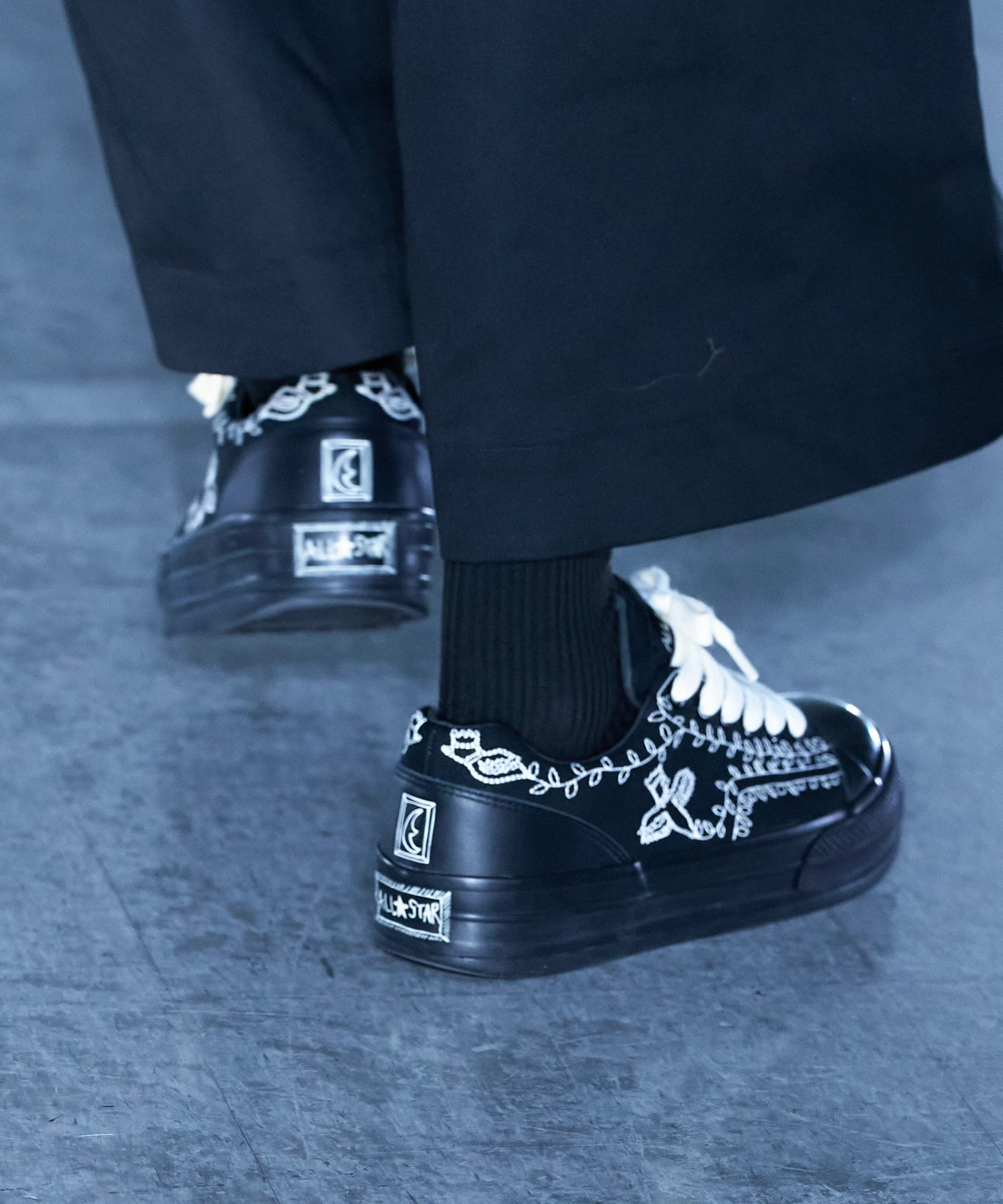 PICTURESQUE ANTIQUE SNEAKER WITH CONVERSE(ISSUE#7) SHINYAKOZUKA