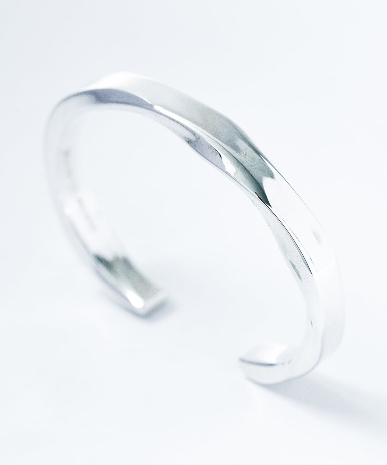 BN-070 Side twist bangle (M) WAKAN SILVER SMITH